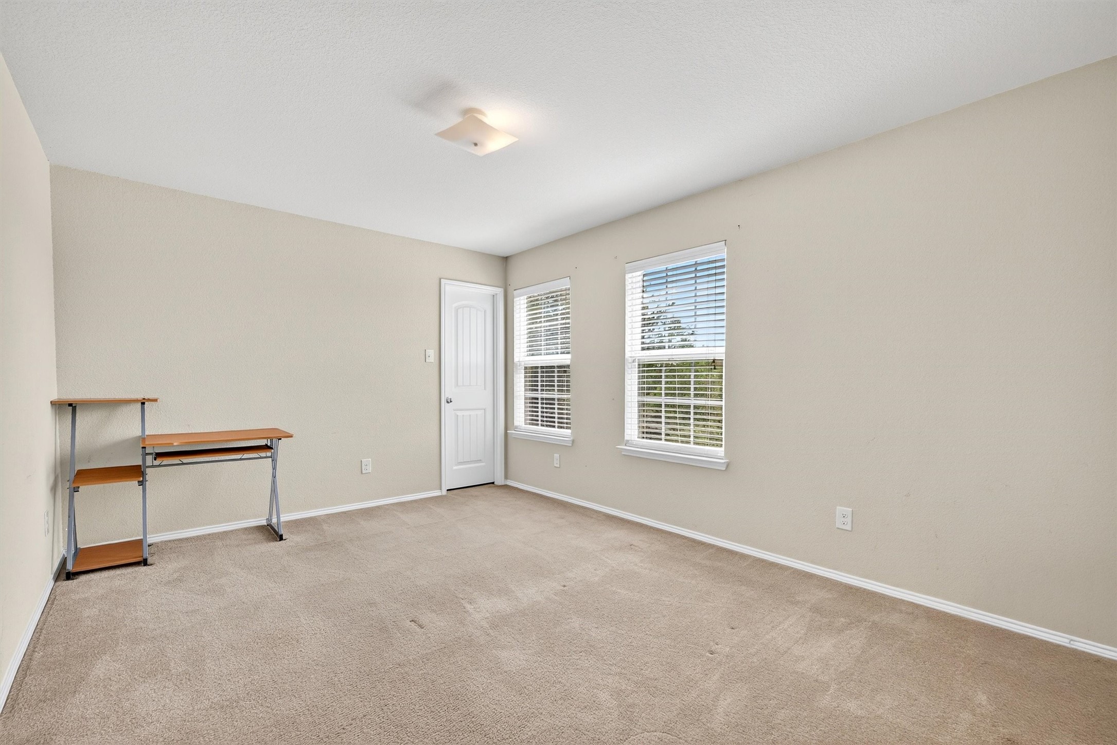 4515 Hummingbird Drive