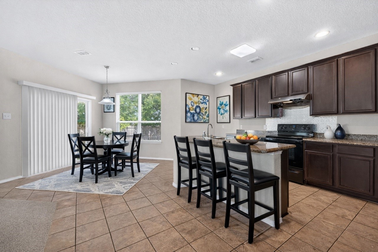 4515 Hummingbird Drive