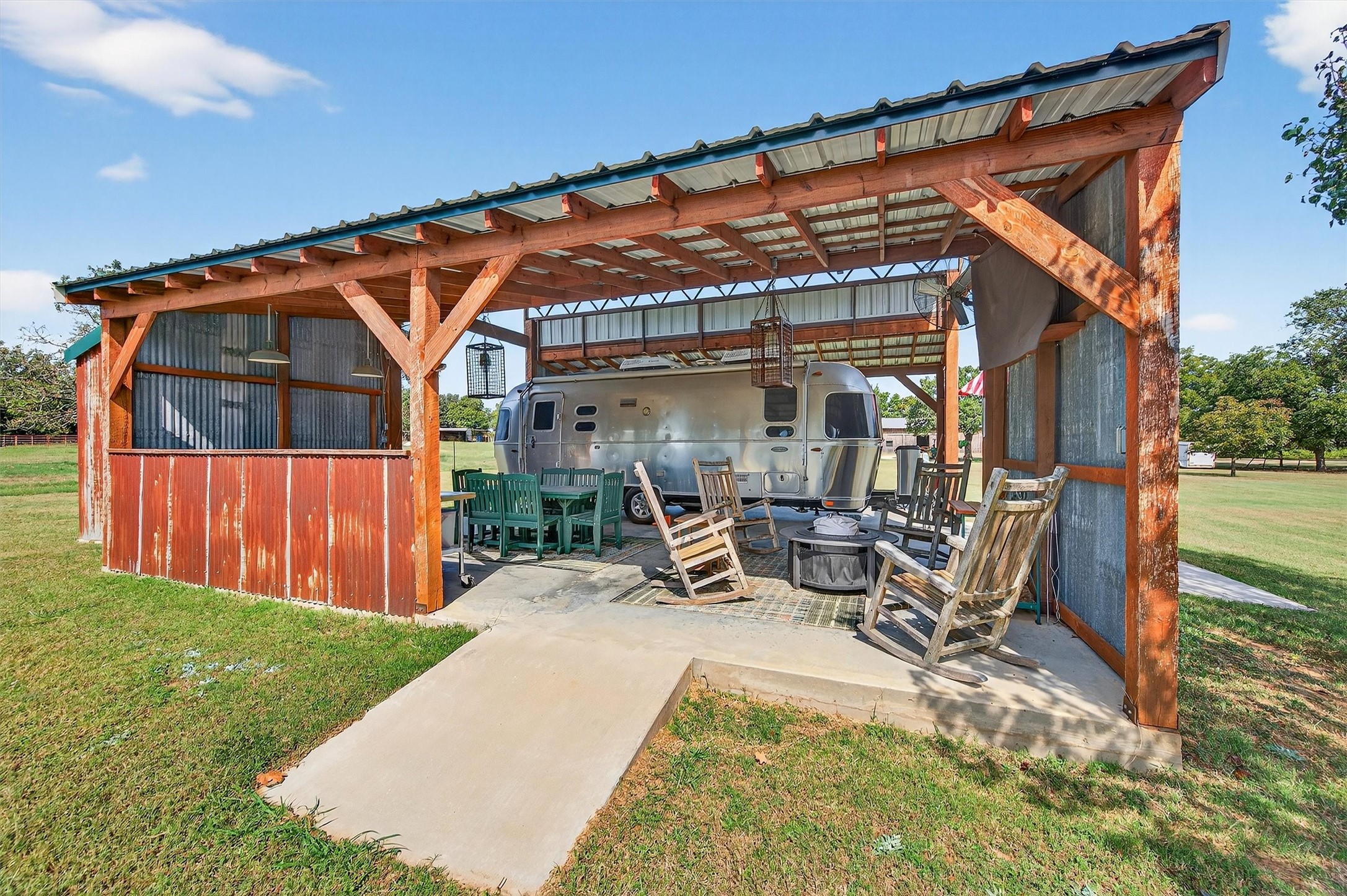 993 County Line Road