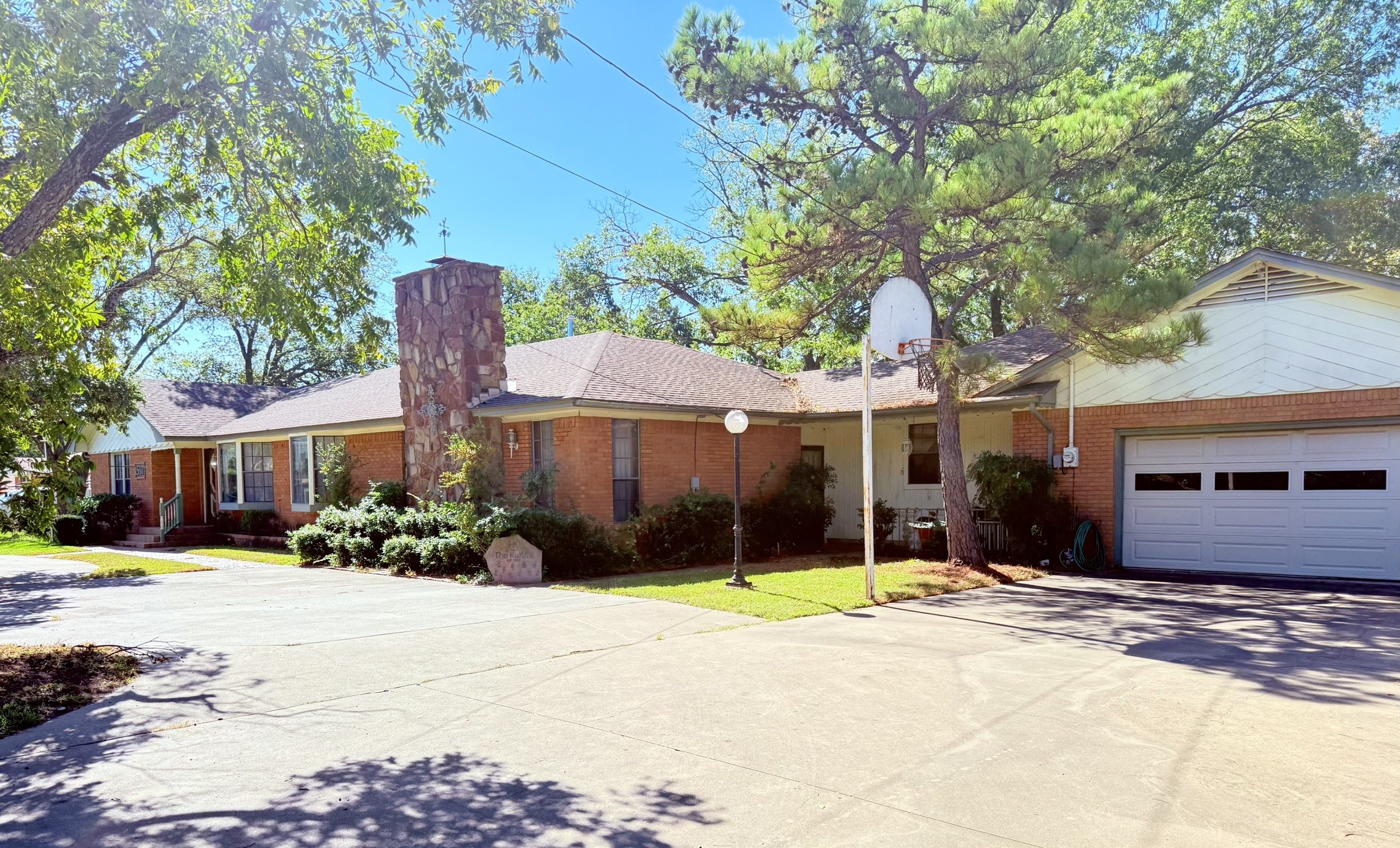 1537 Burns City Road
