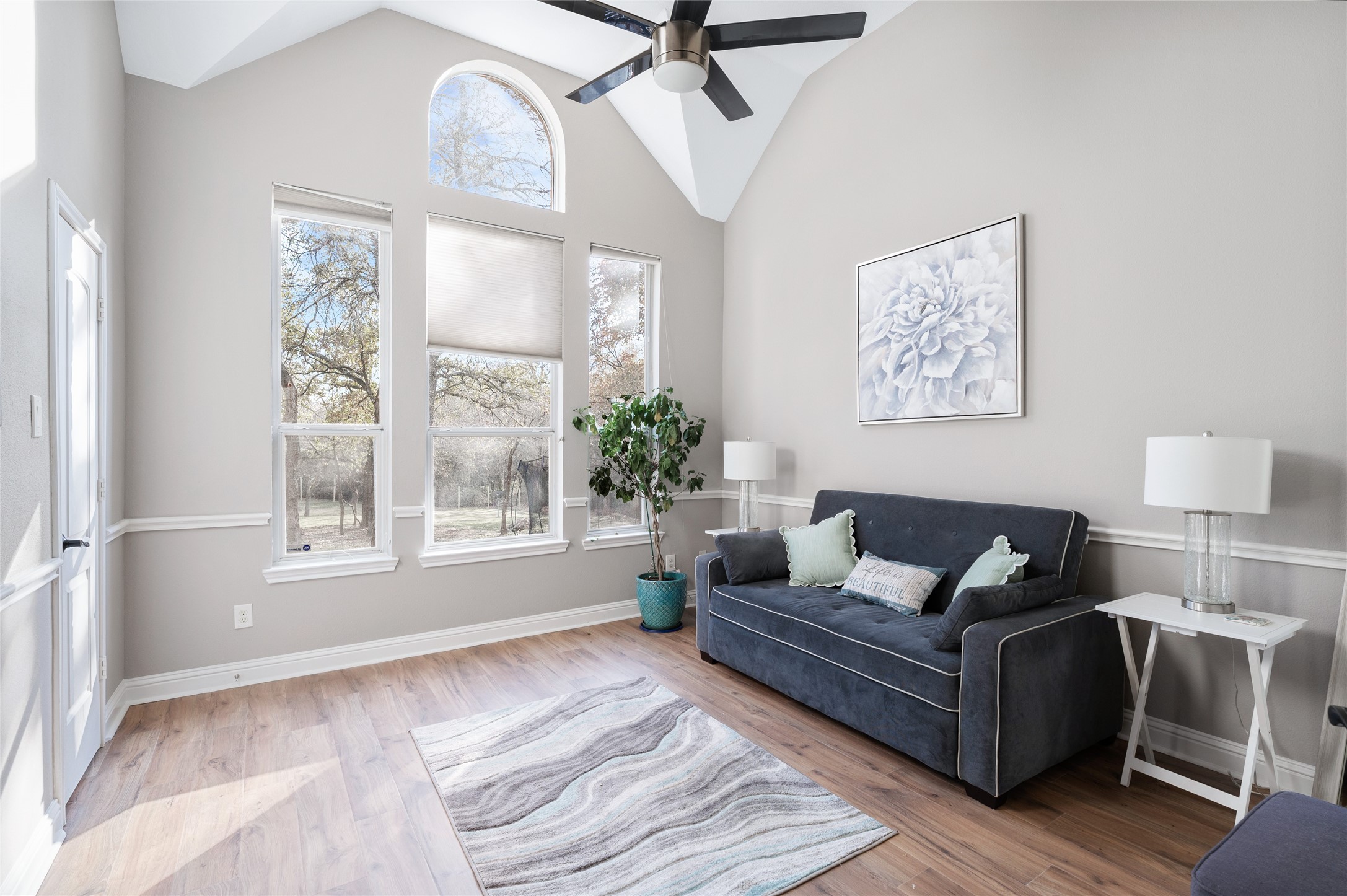 1071 E Oak Shores Drive