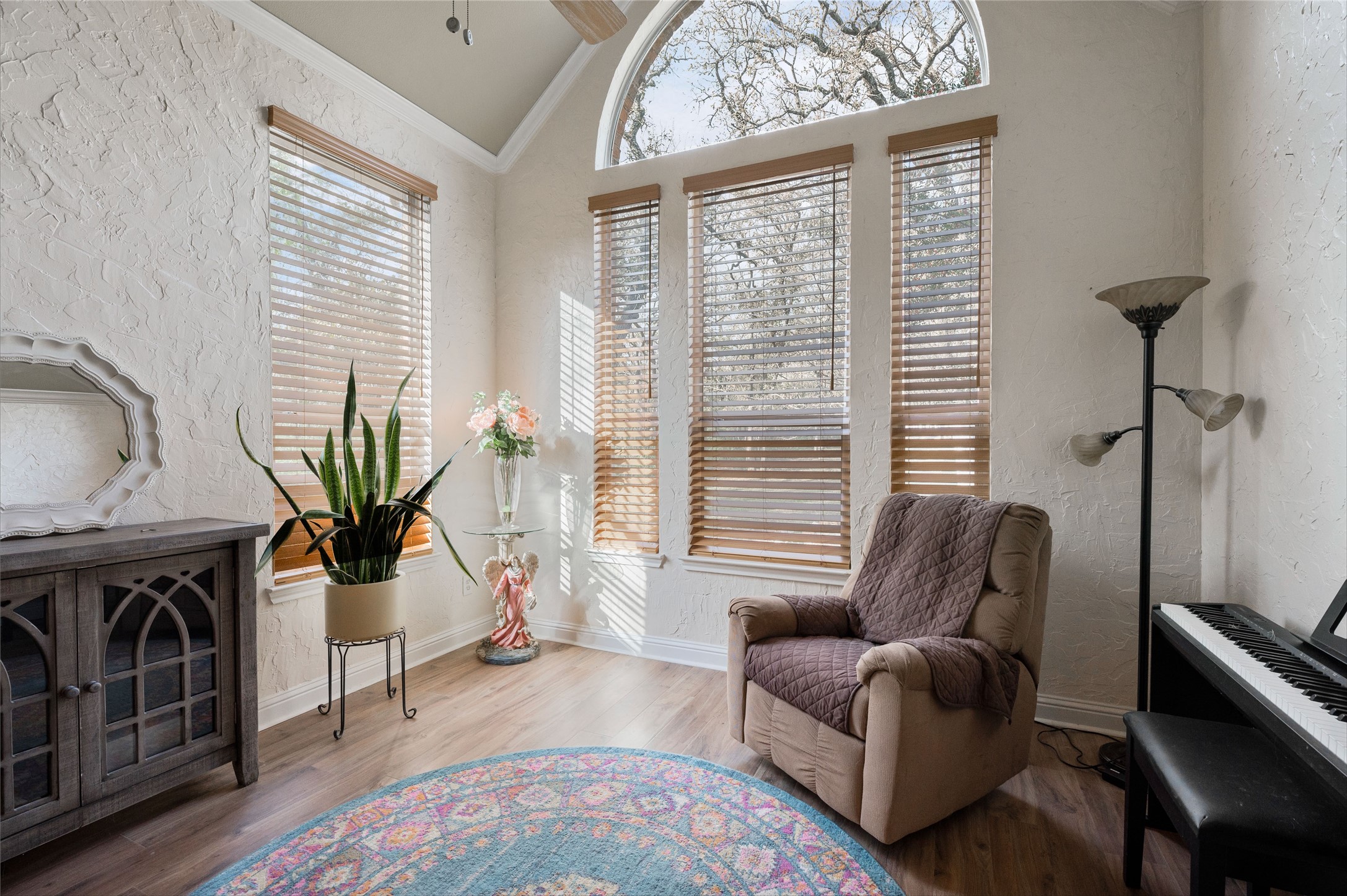 1071 E Oak Shores Drive