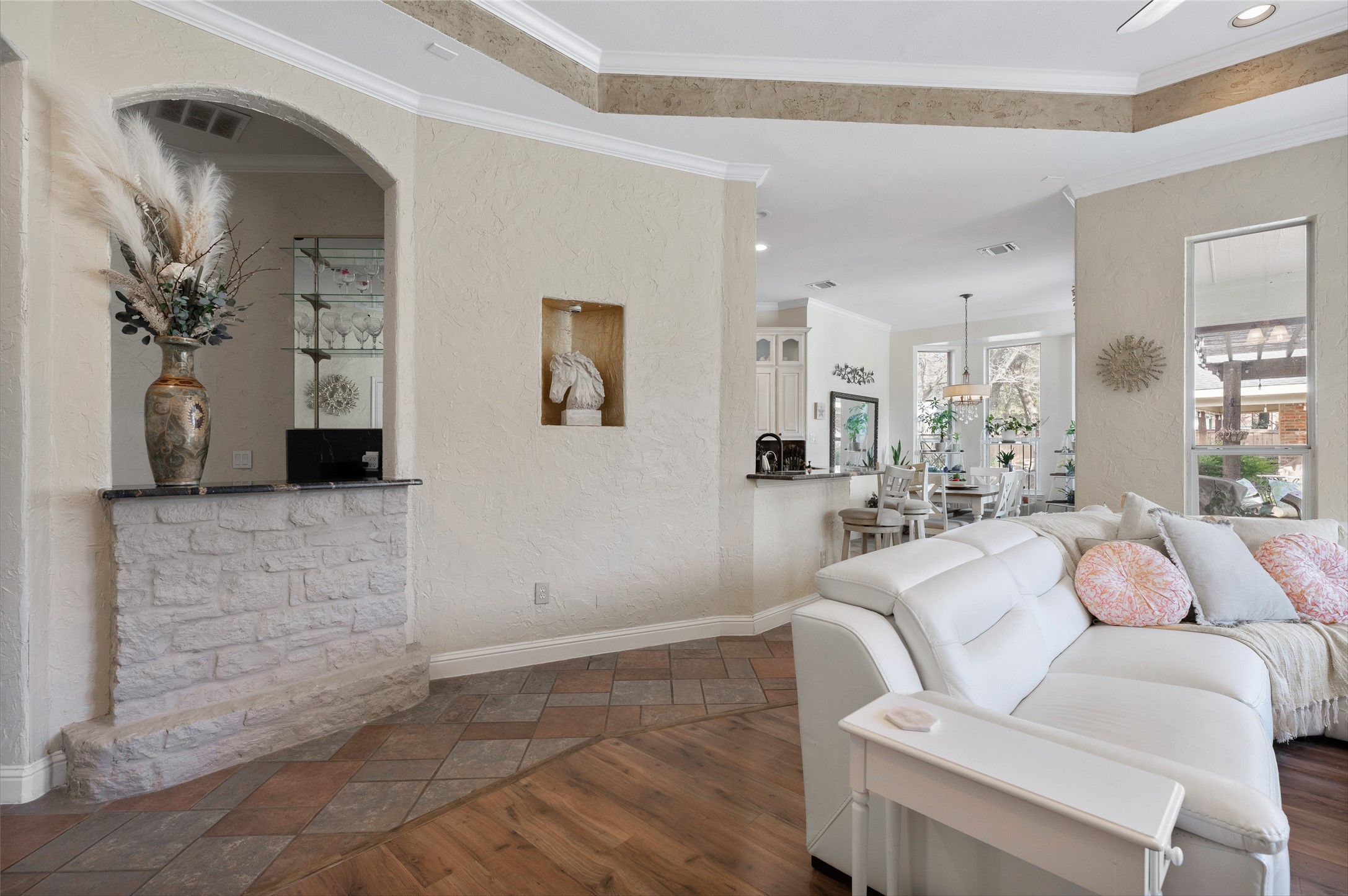 1071 E Oak Shores Drive