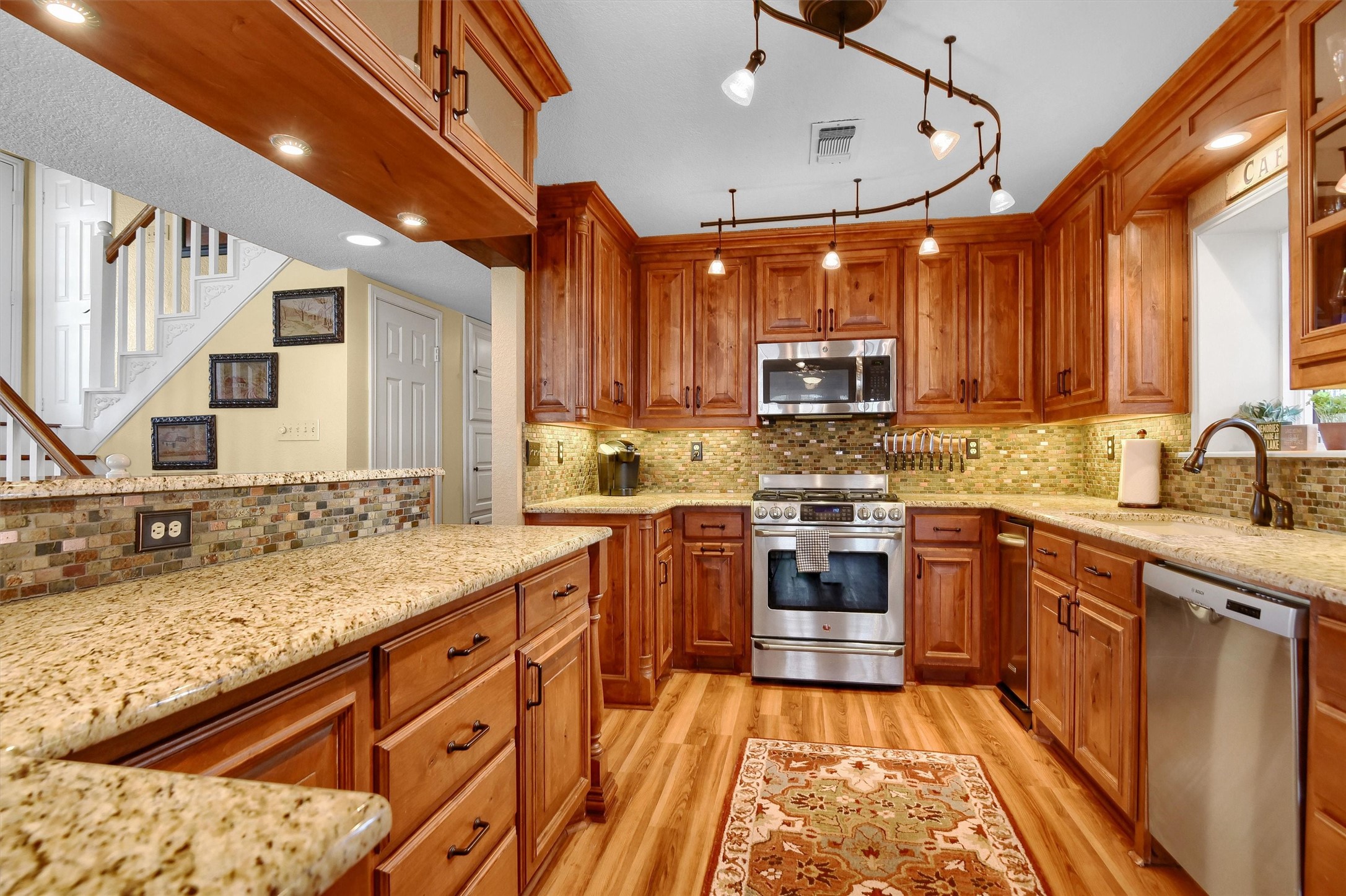 203 W Kiowa Drive