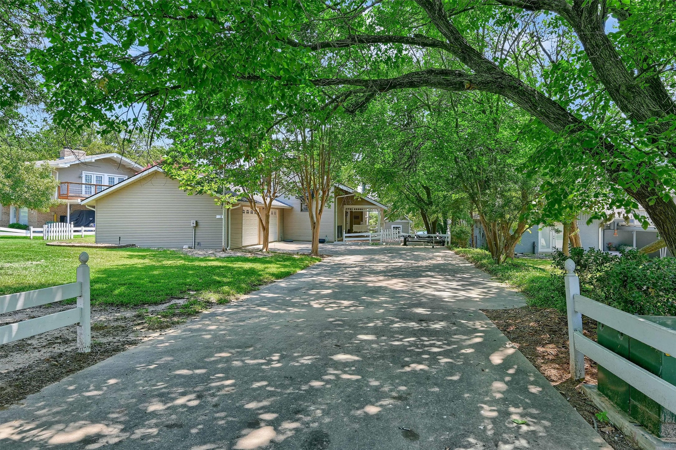 203 W Kiowa Drive