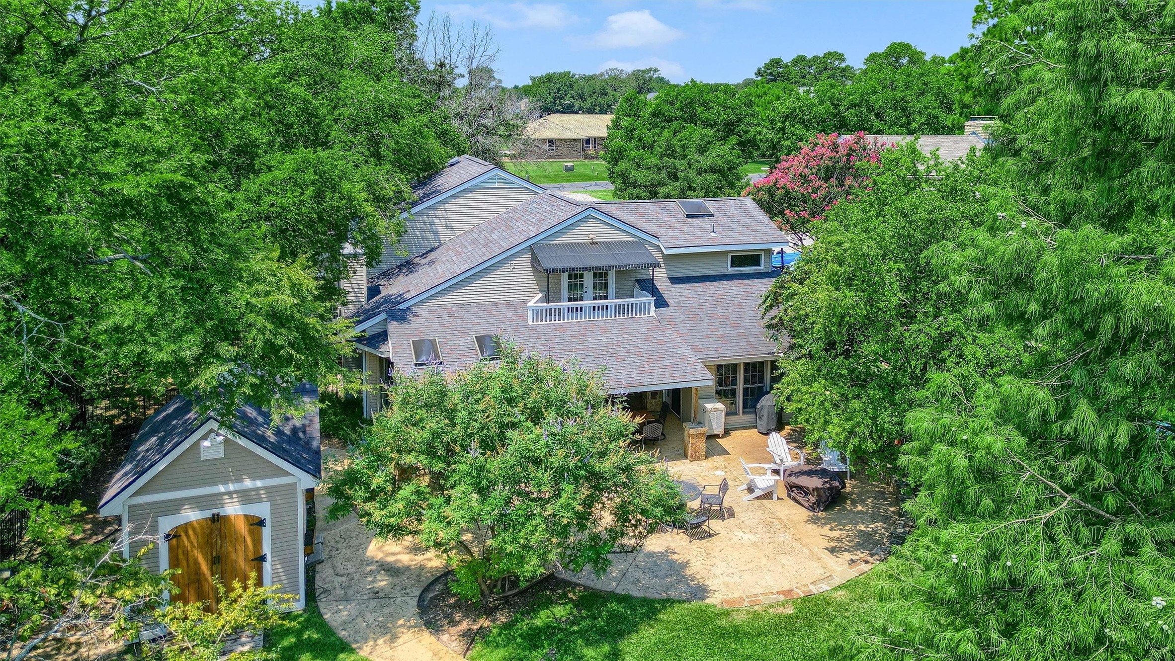 203 W Kiowa Drive