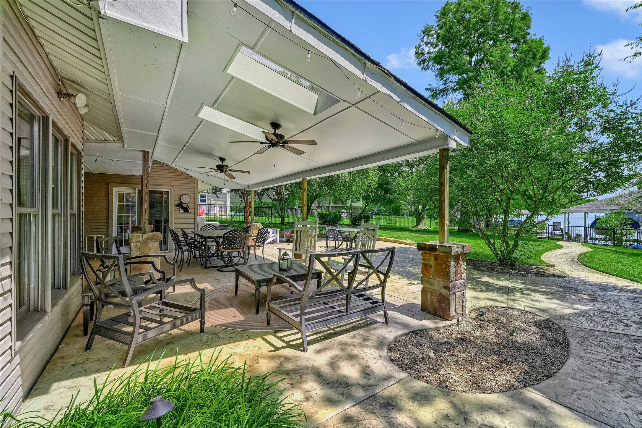 203 W Kiowa Drive