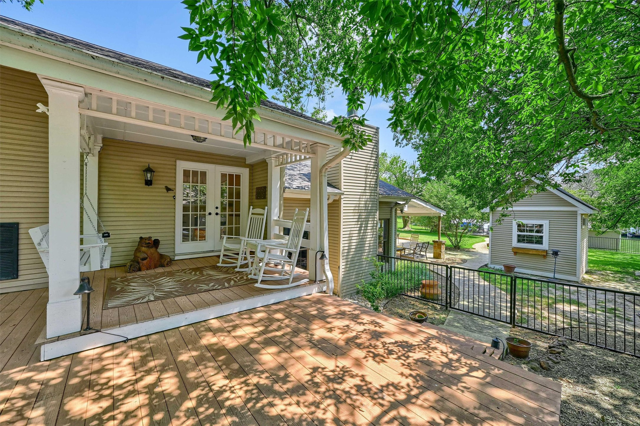 203 W Kiowa Drive