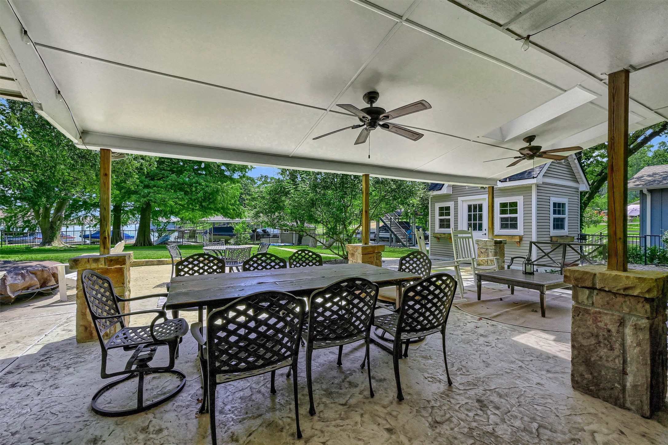 203 W Kiowa Drive
