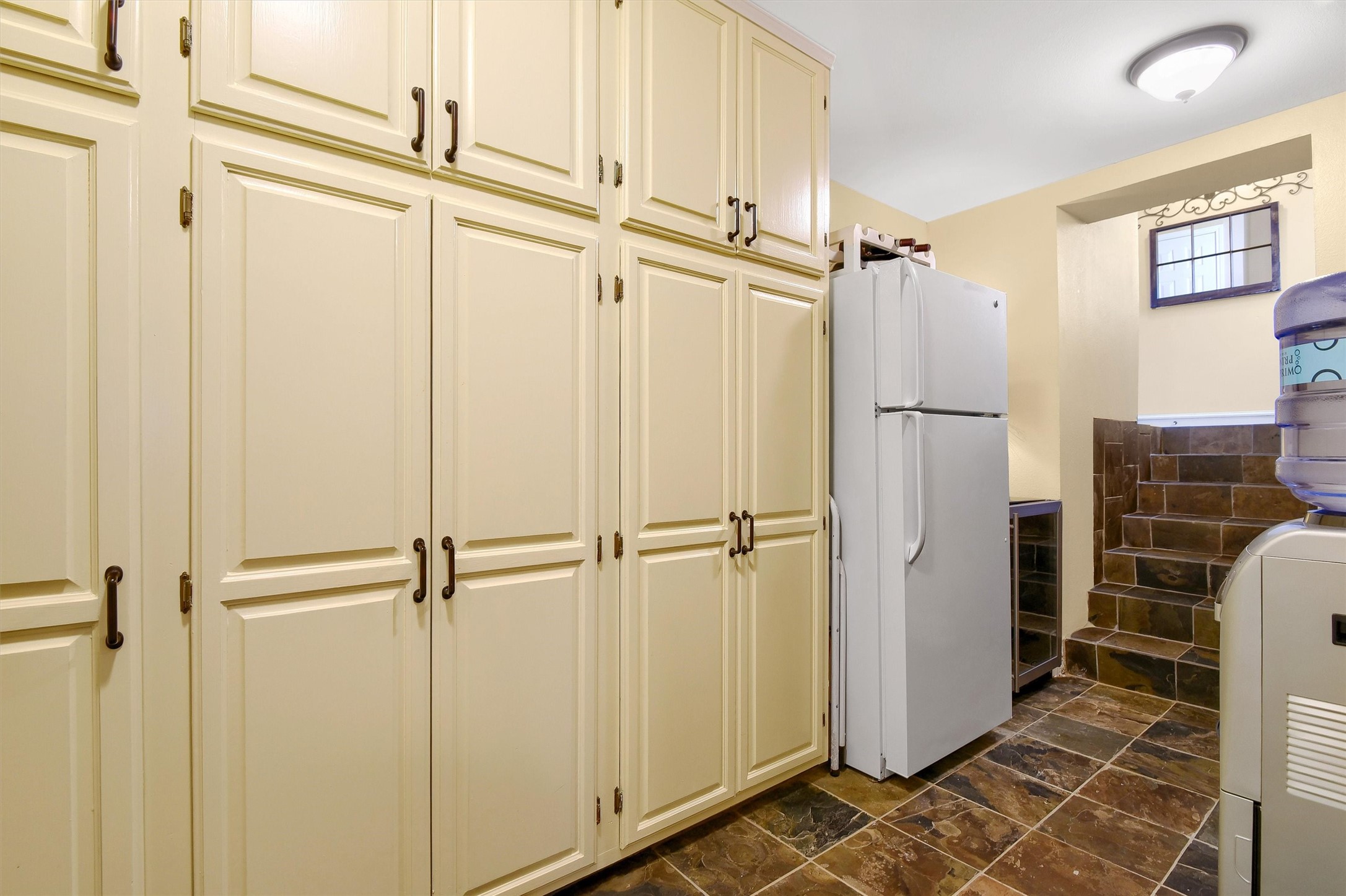 203 W Kiowa Drive