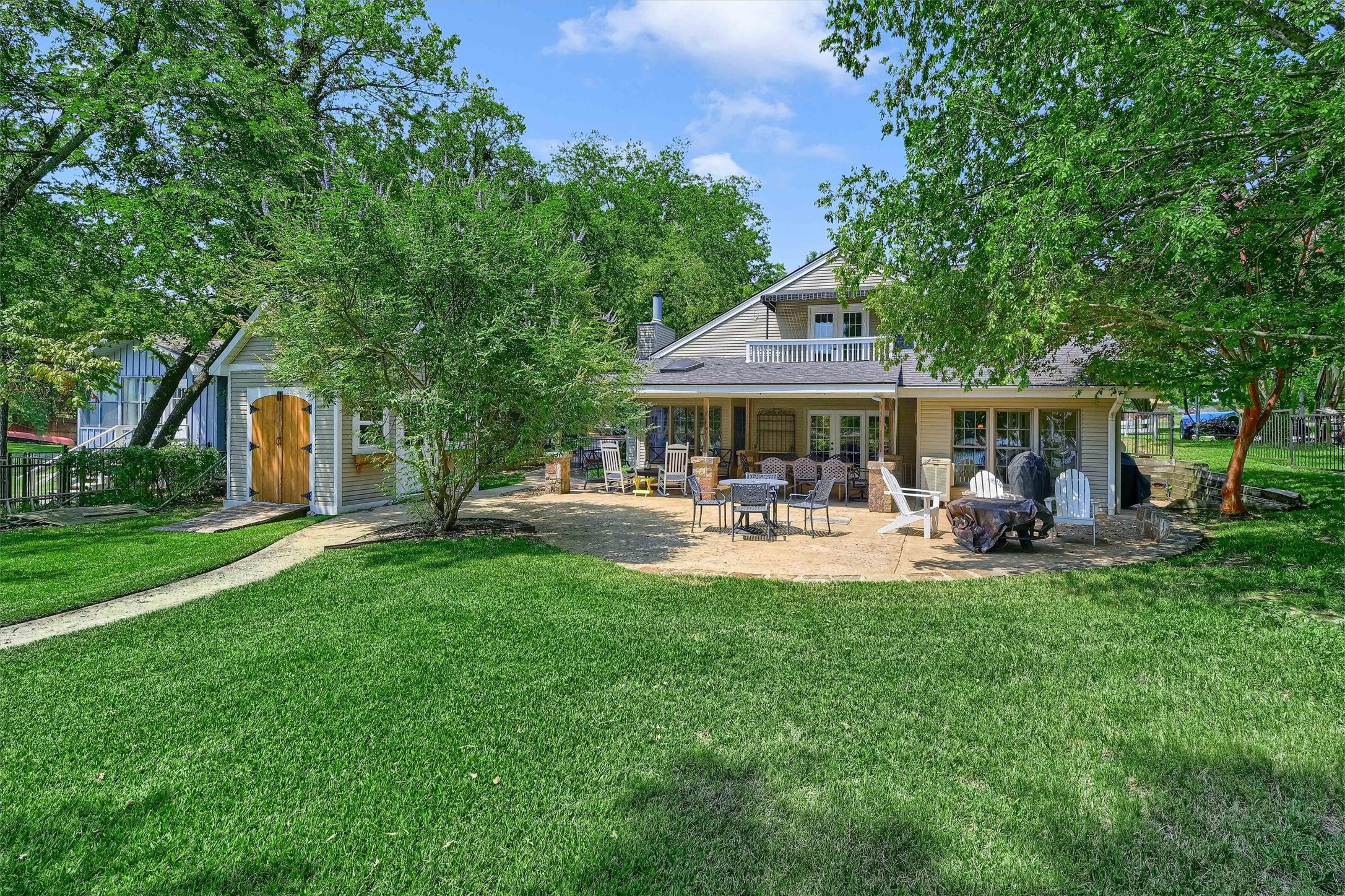 203 W Kiowa Drive
