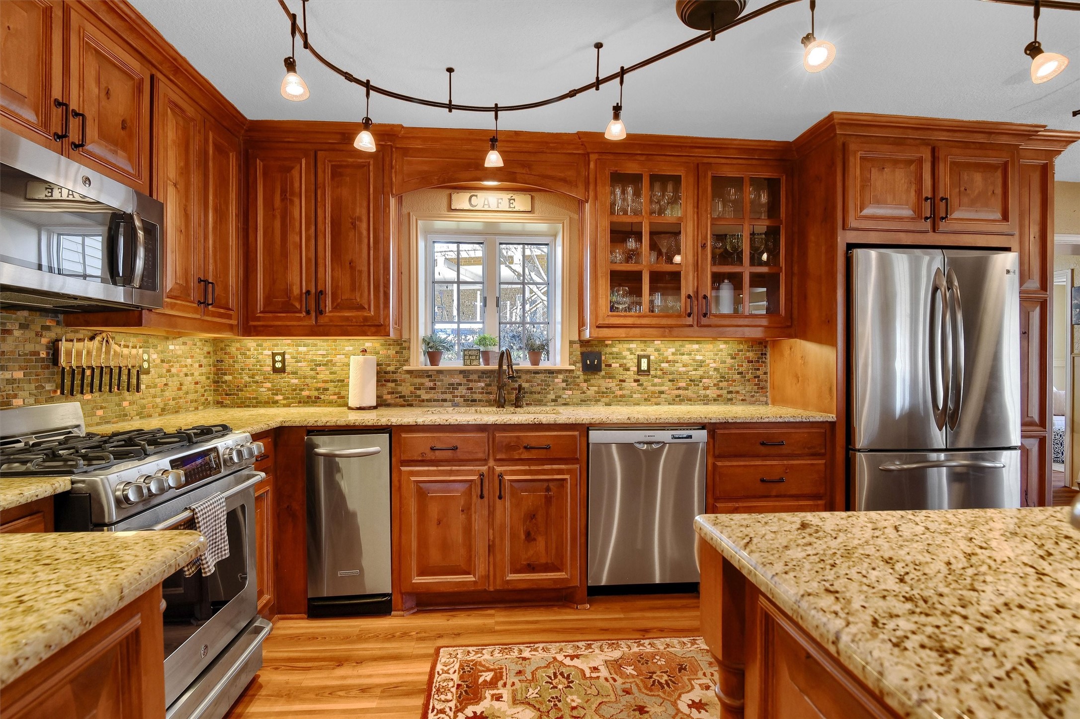 203 W Kiowa Drive