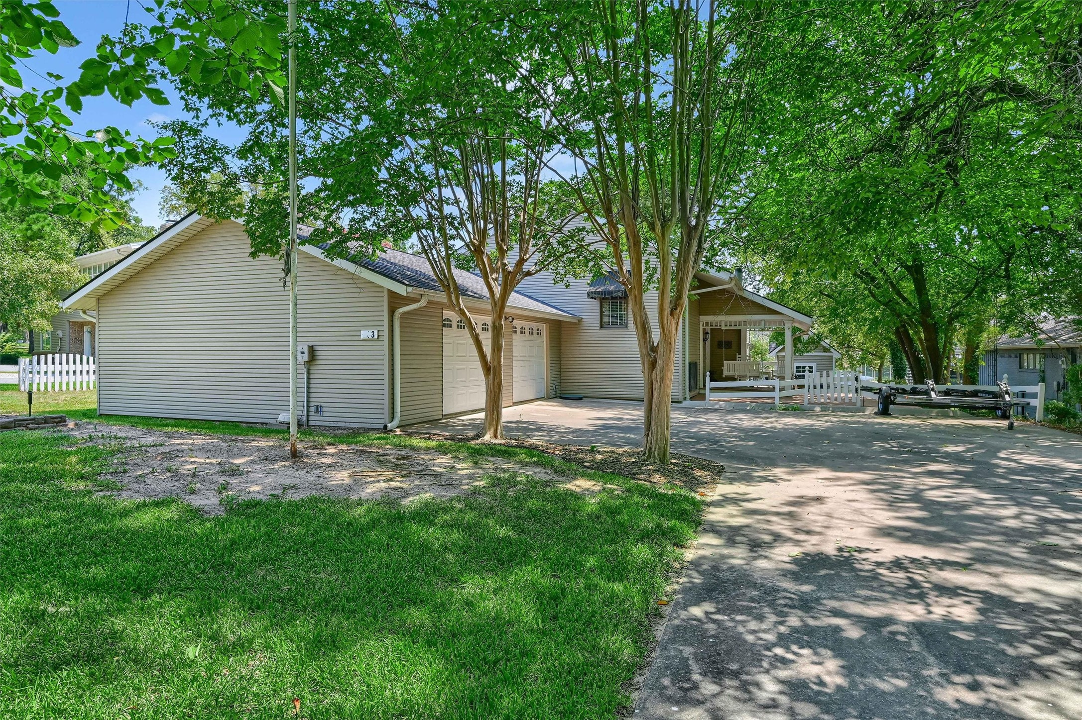 203 W Kiowa Drive