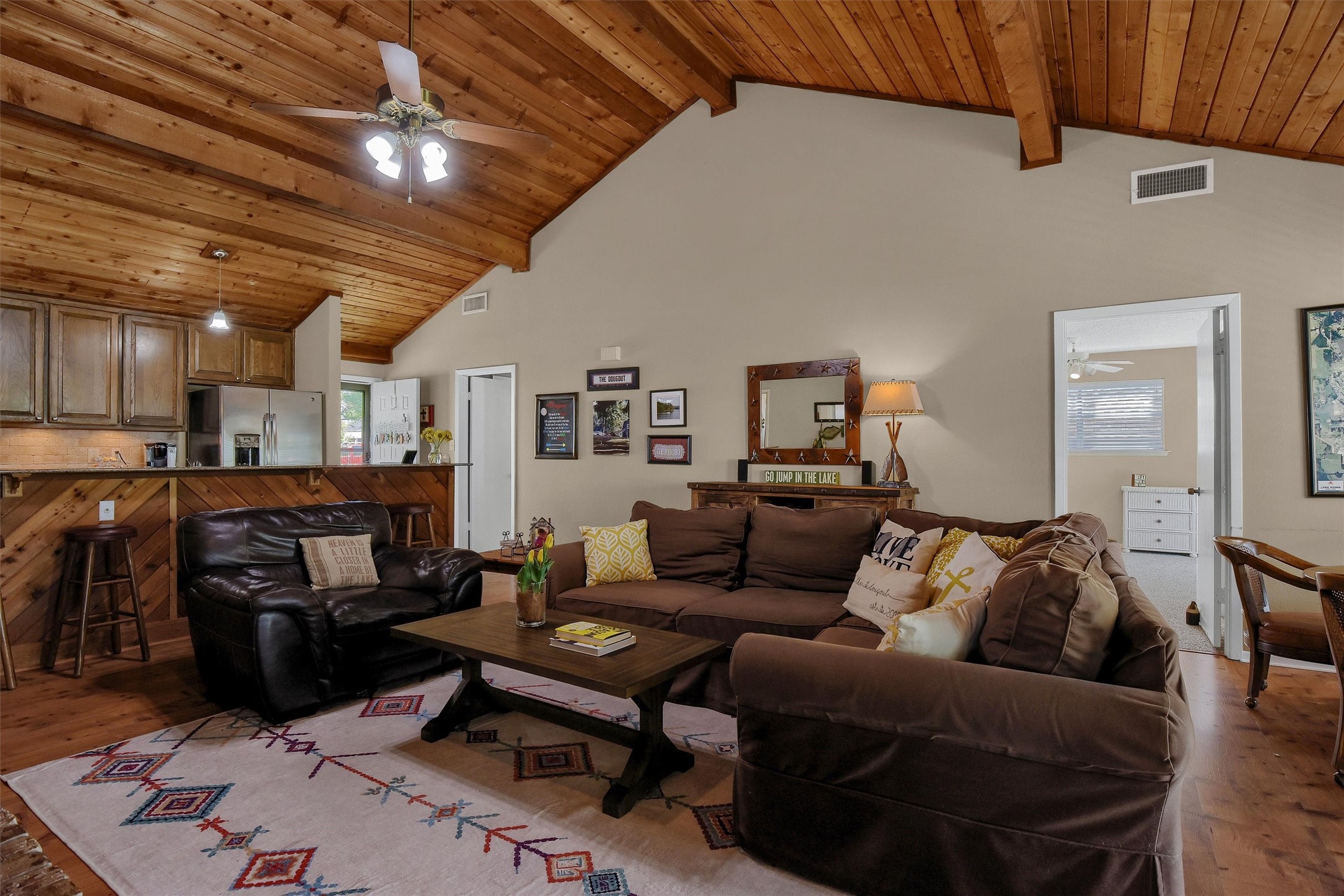 1214 E Kiowa Drive