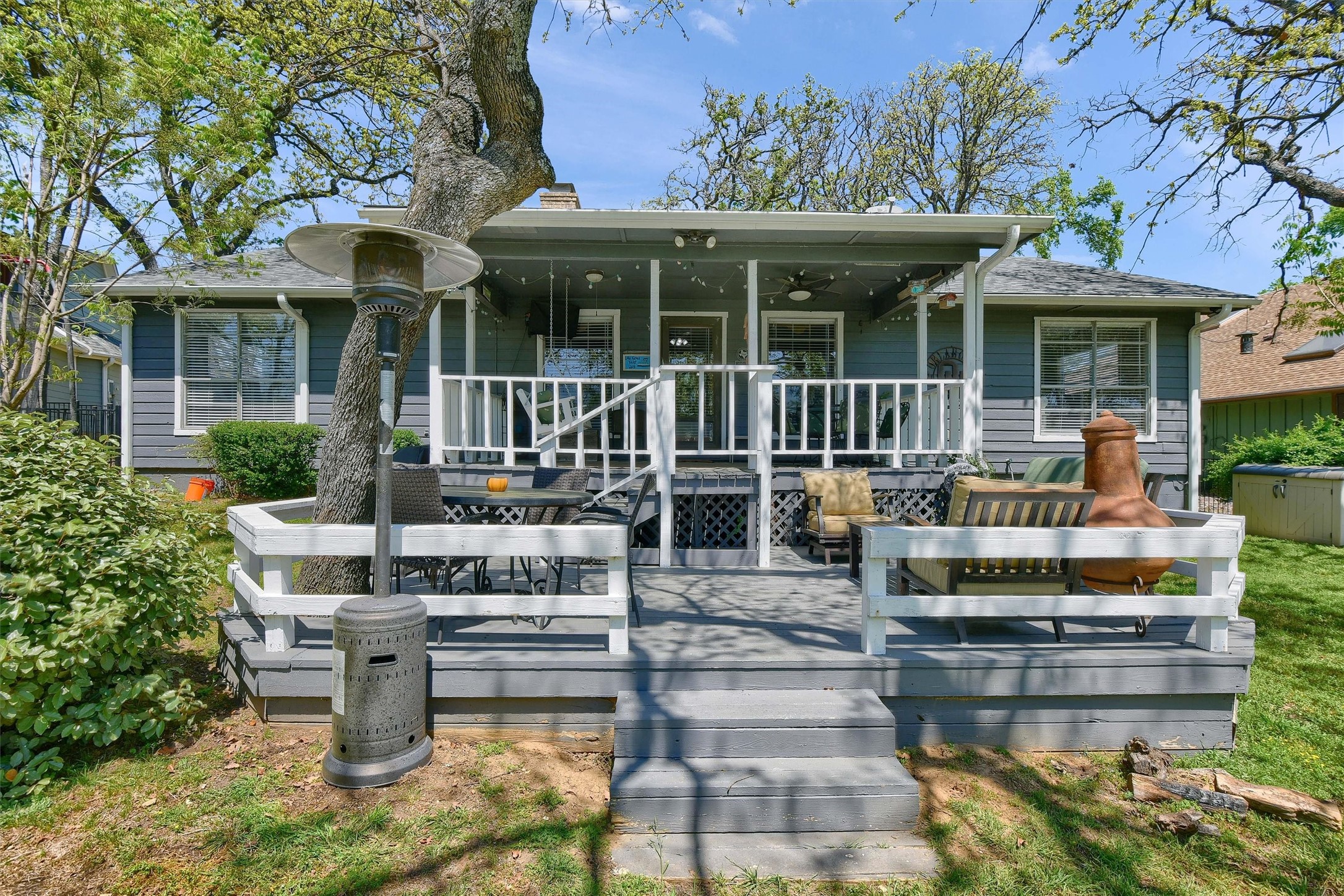 1214 E Kiowa Drive