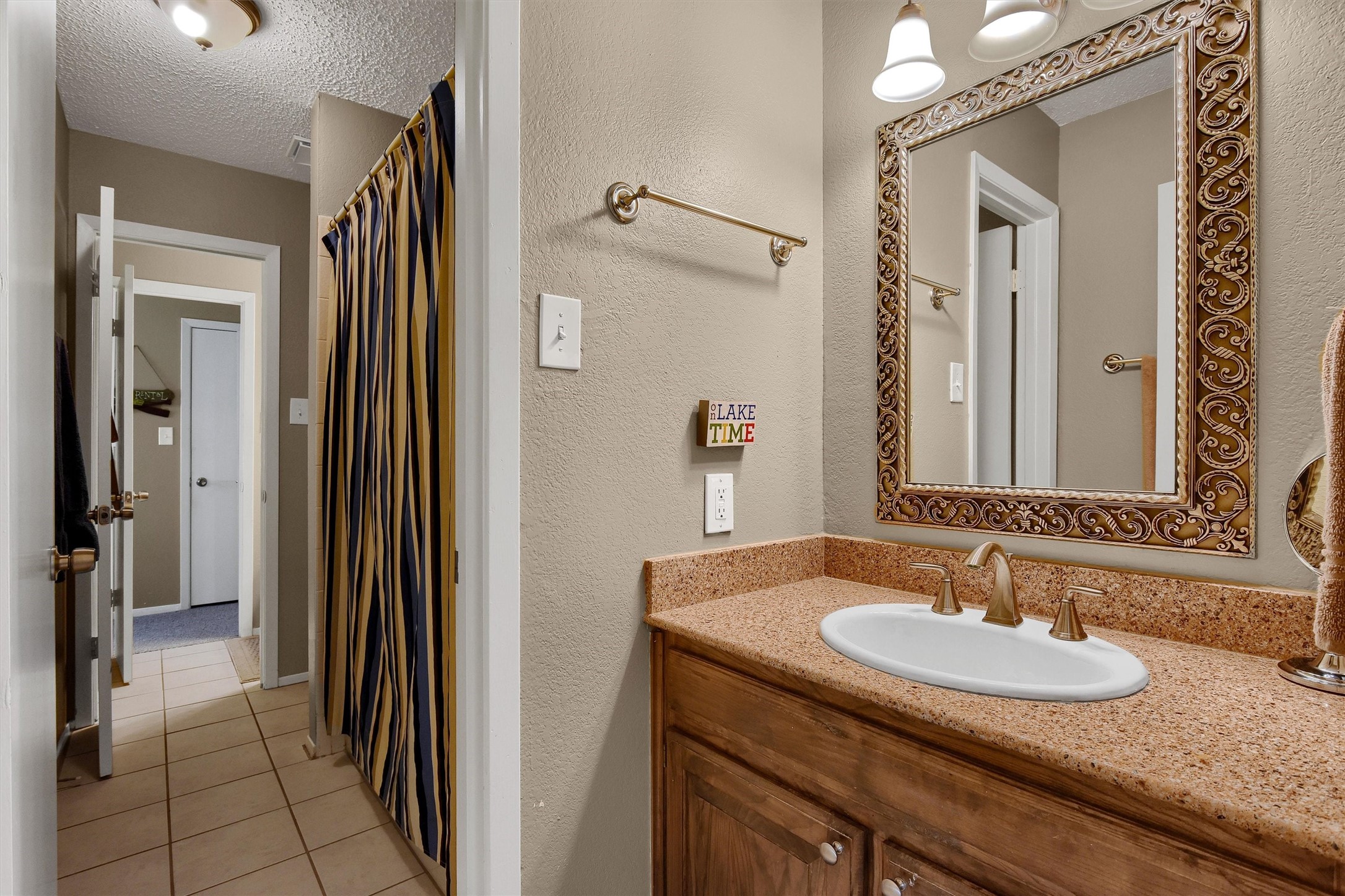 1214 E Kiowa Drive