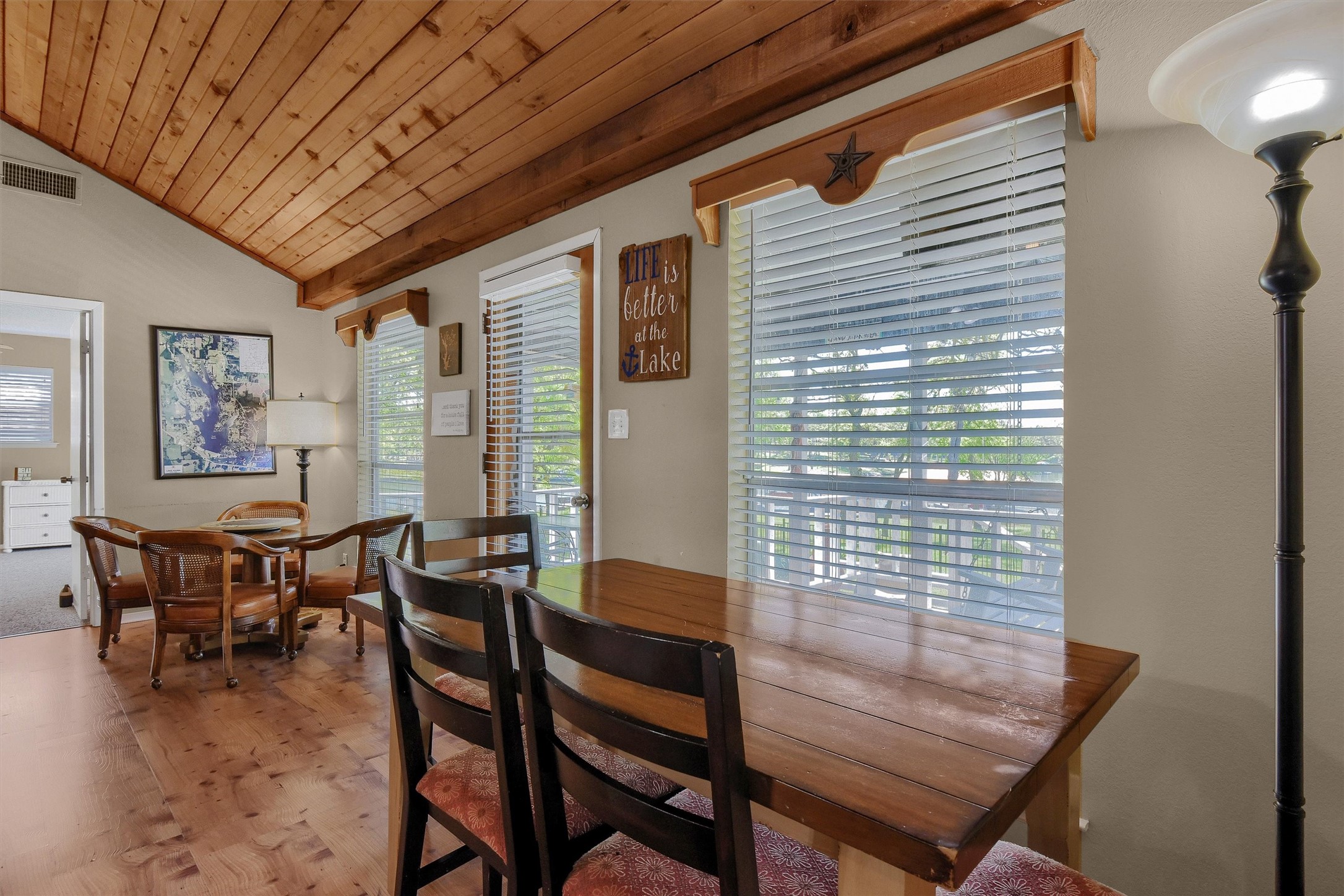 1214 E Kiowa Drive