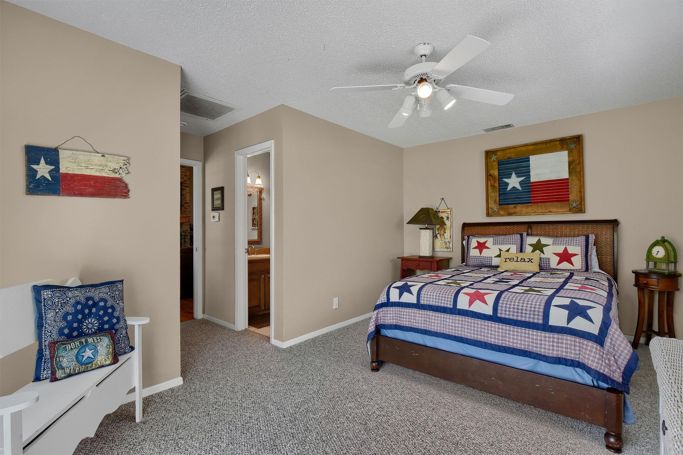1214 E Kiowa Drive