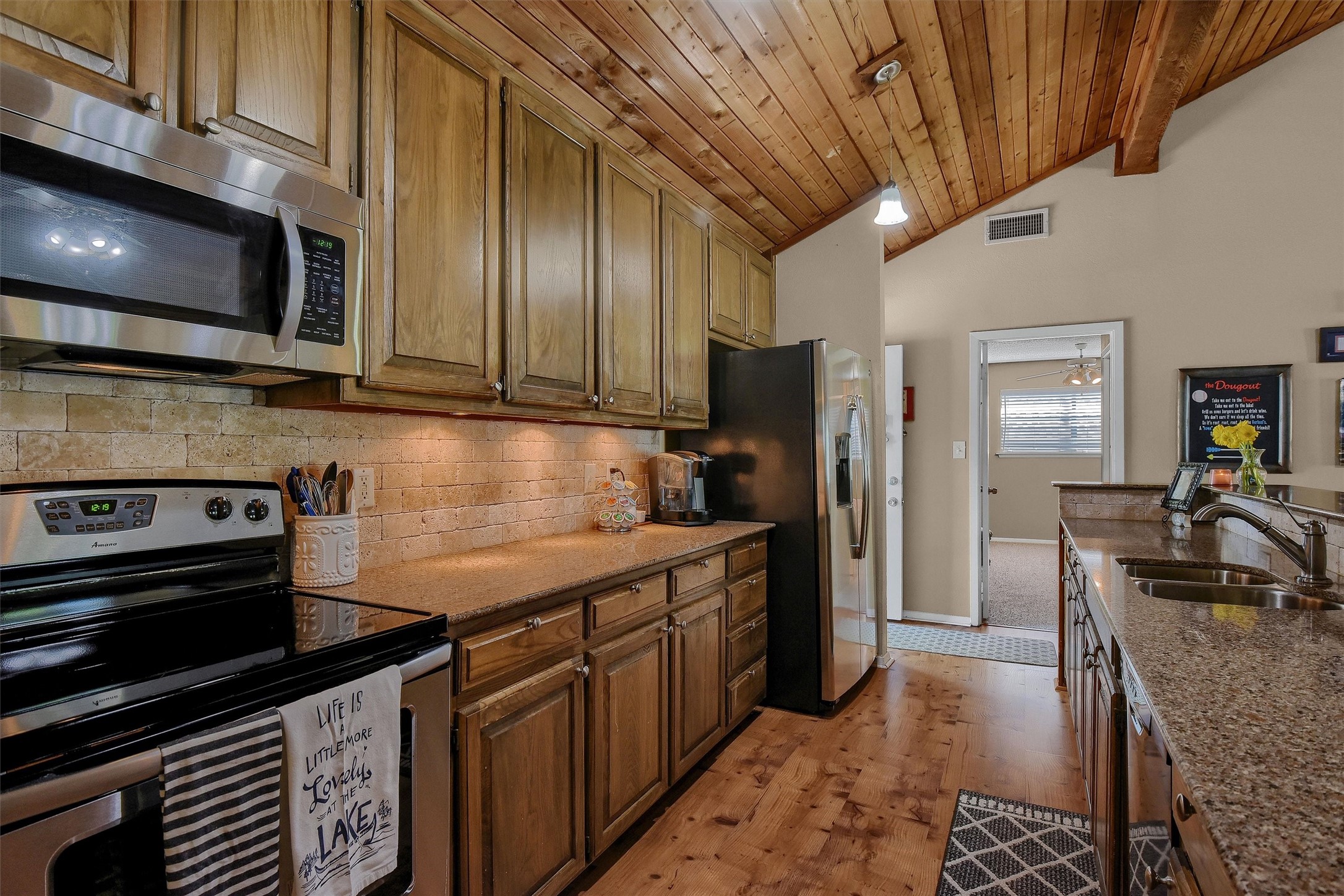 1214 E Kiowa Drive