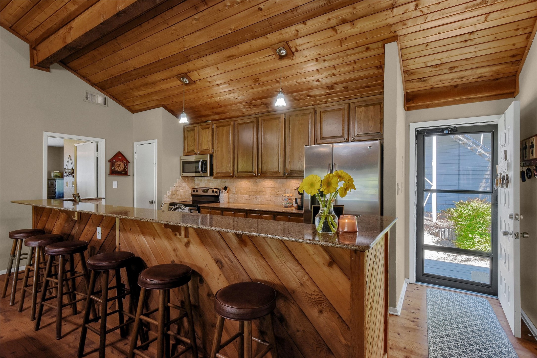 1214 E Kiowa Drive