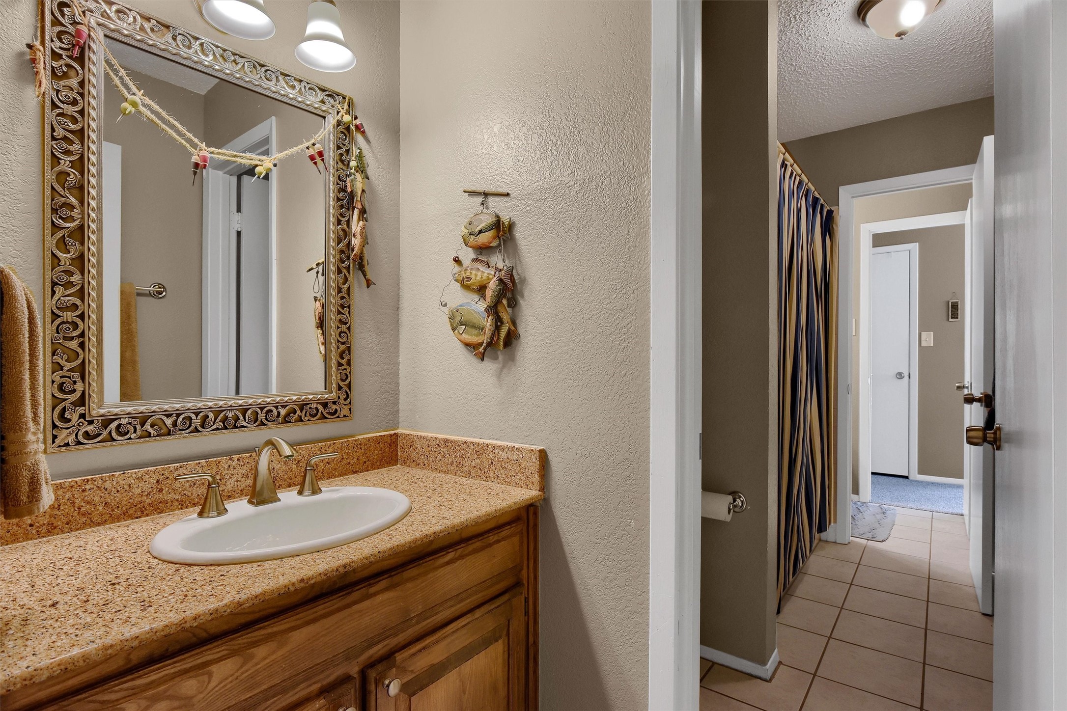 1214 E Kiowa Drive
