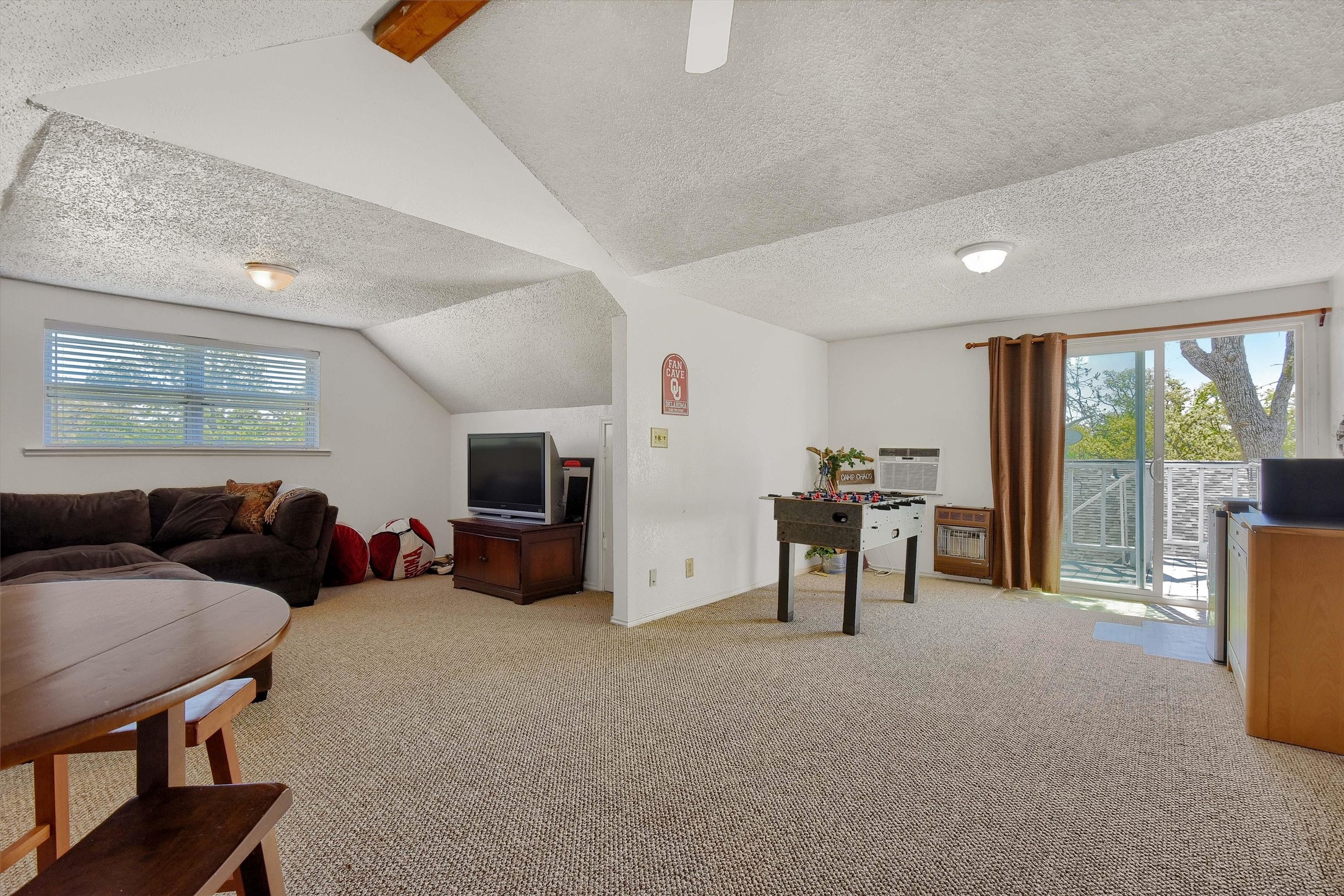 1214 E Kiowa Drive