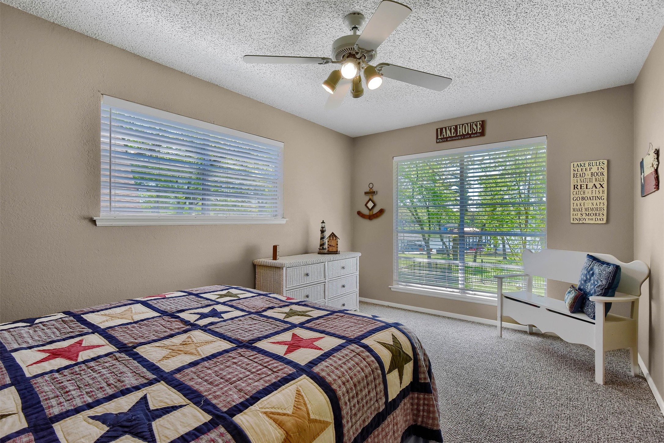 1214 E Kiowa Drive