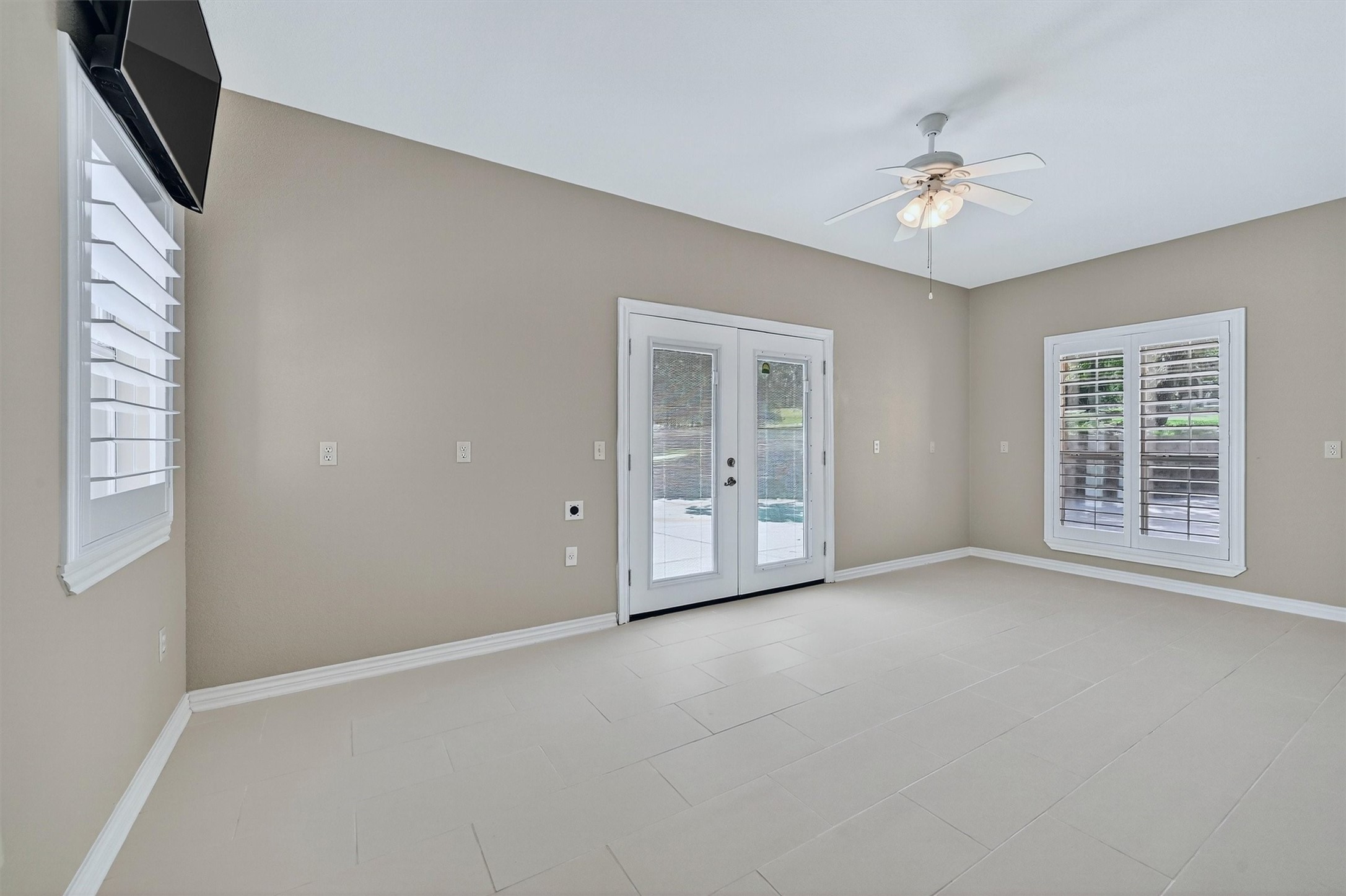 214 Kiowa Drive E