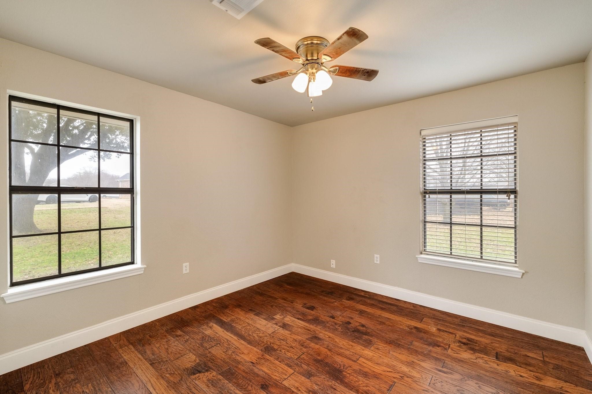 102 Bowie Cove