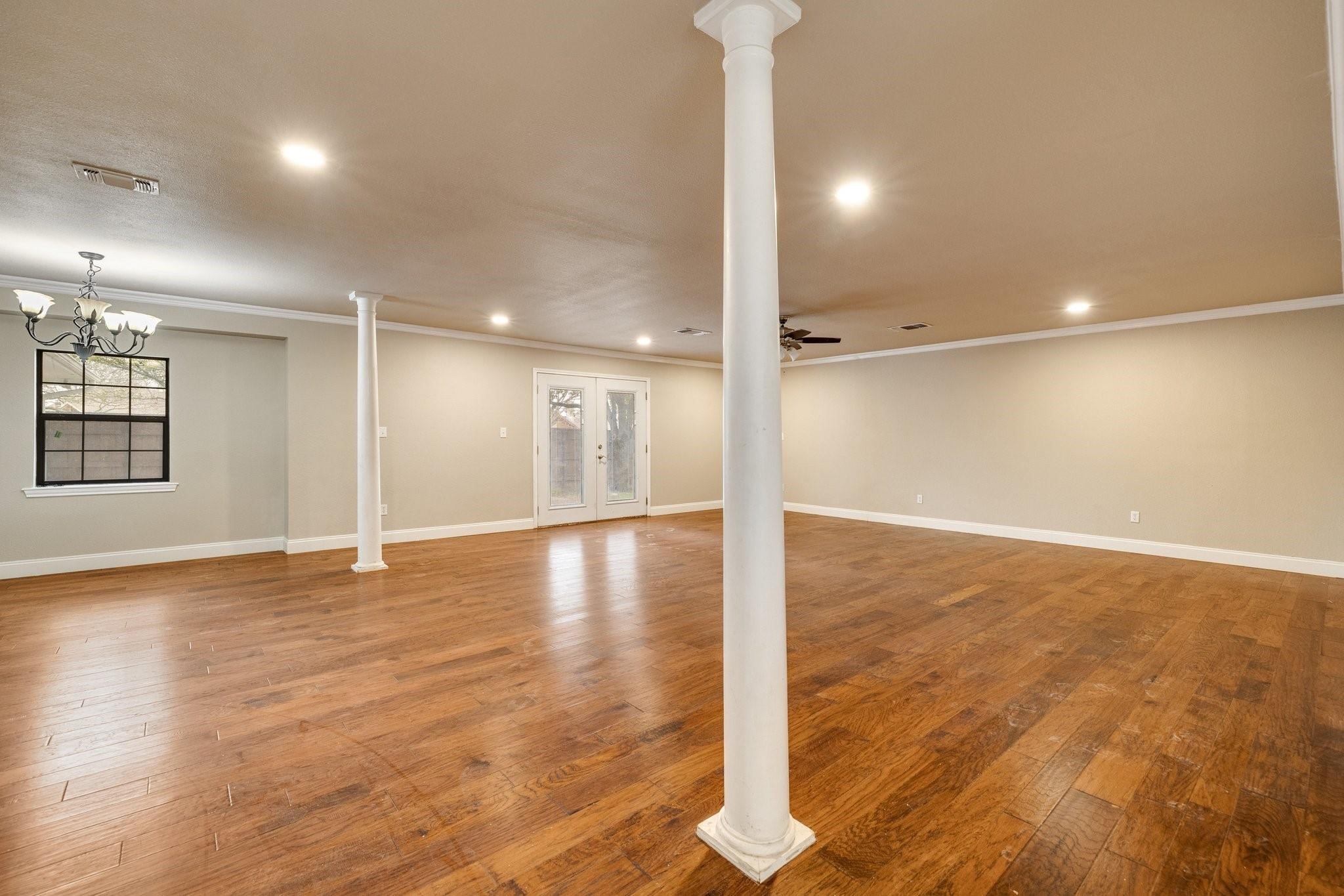 102 Bowie Cove