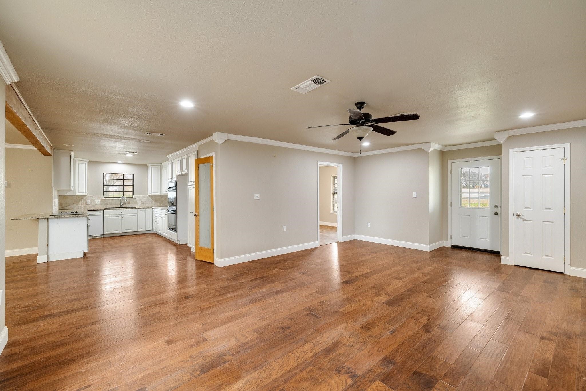 102 Bowie Cove