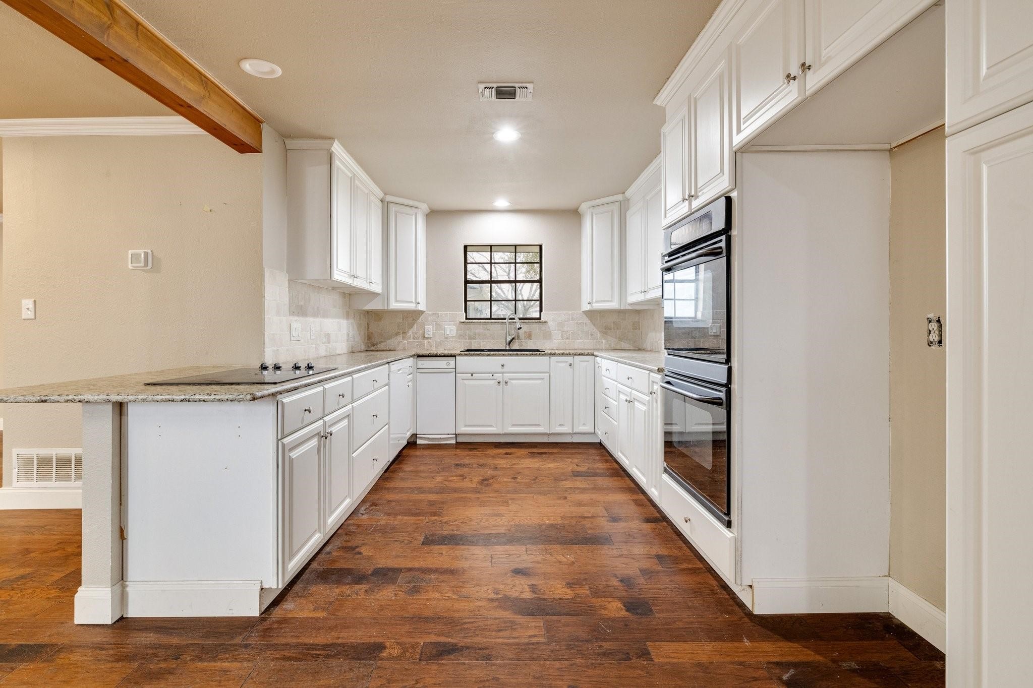 102 Bowie Cove