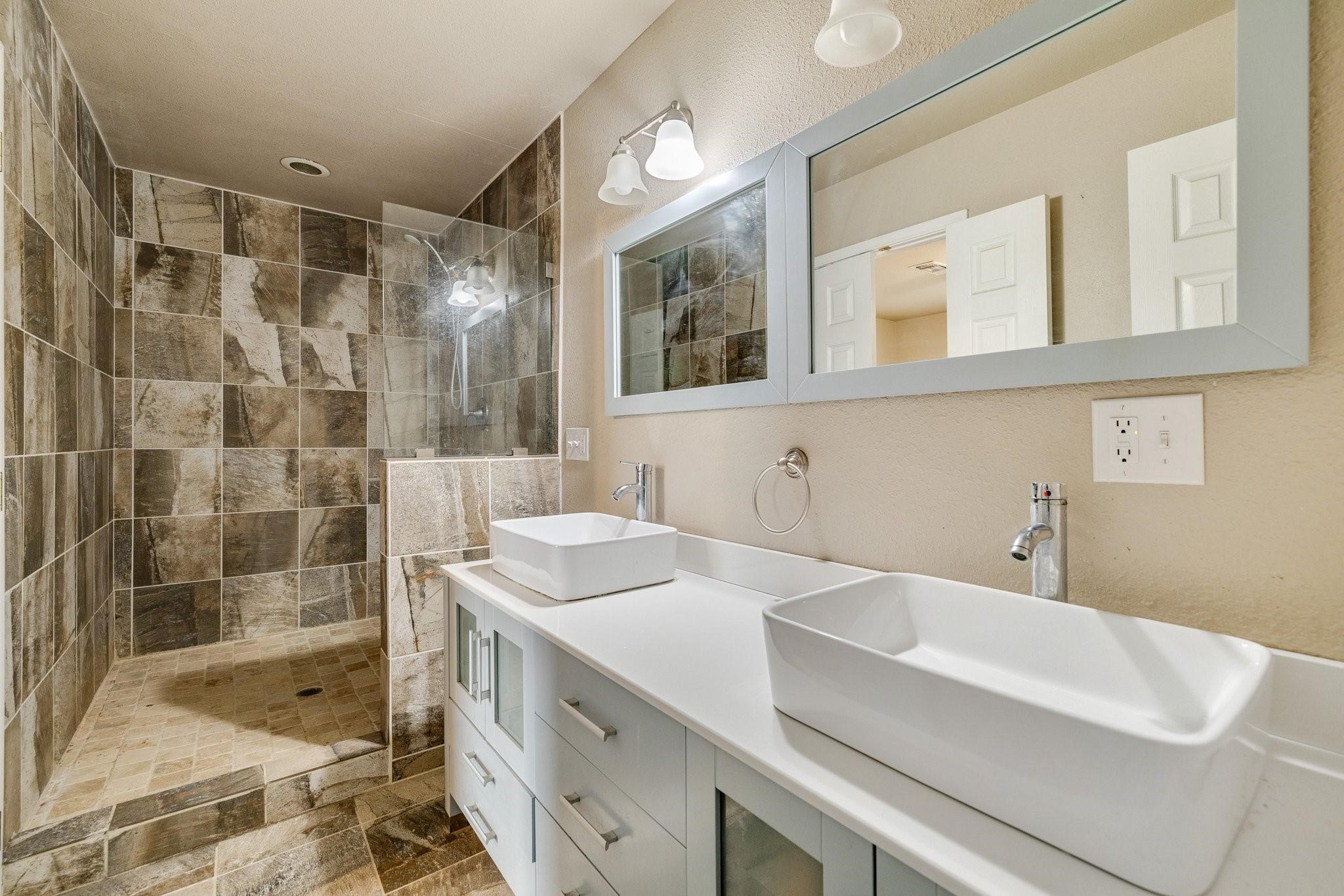 102 Bowie Cove