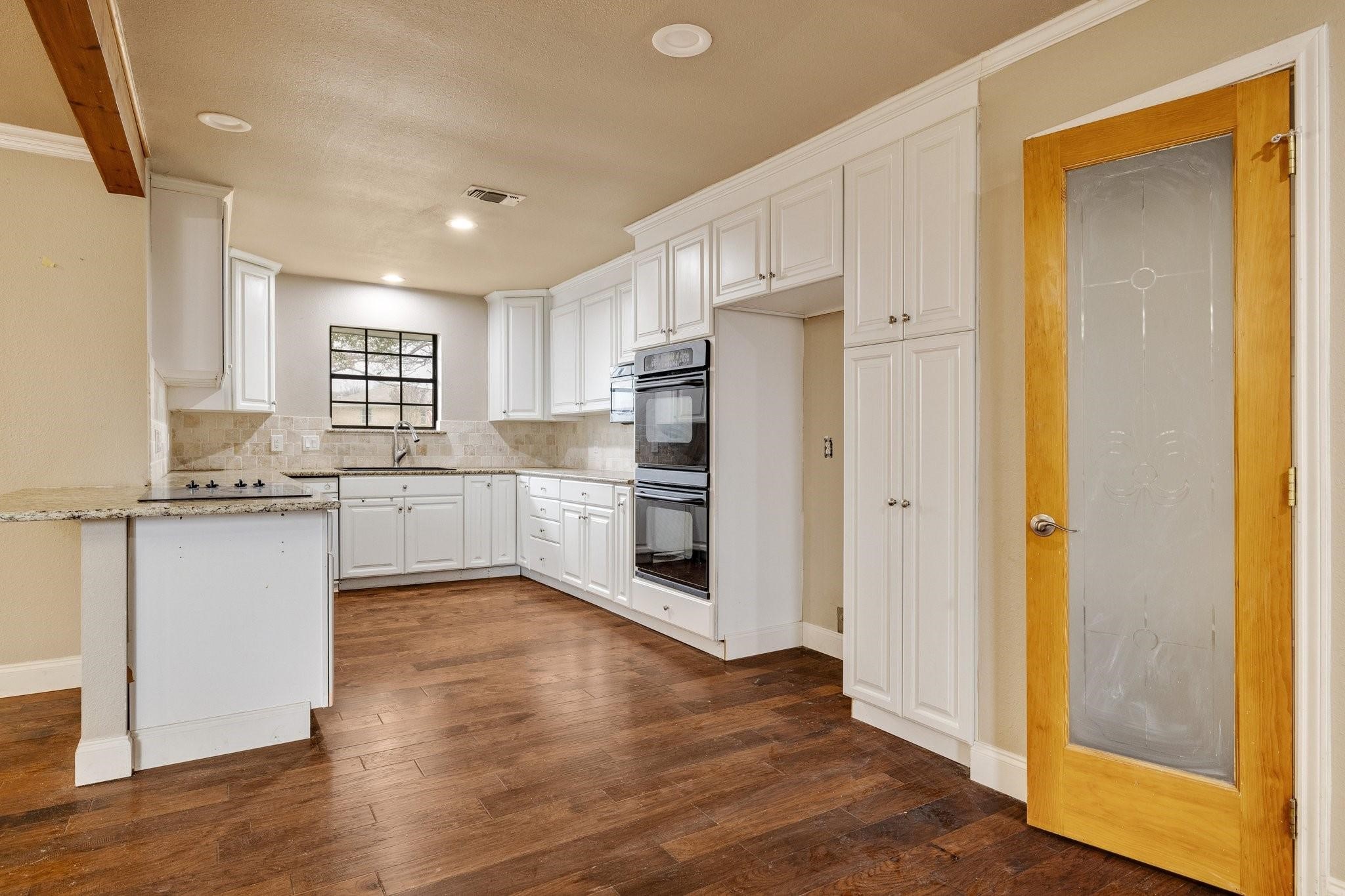 102 Bowie Cove