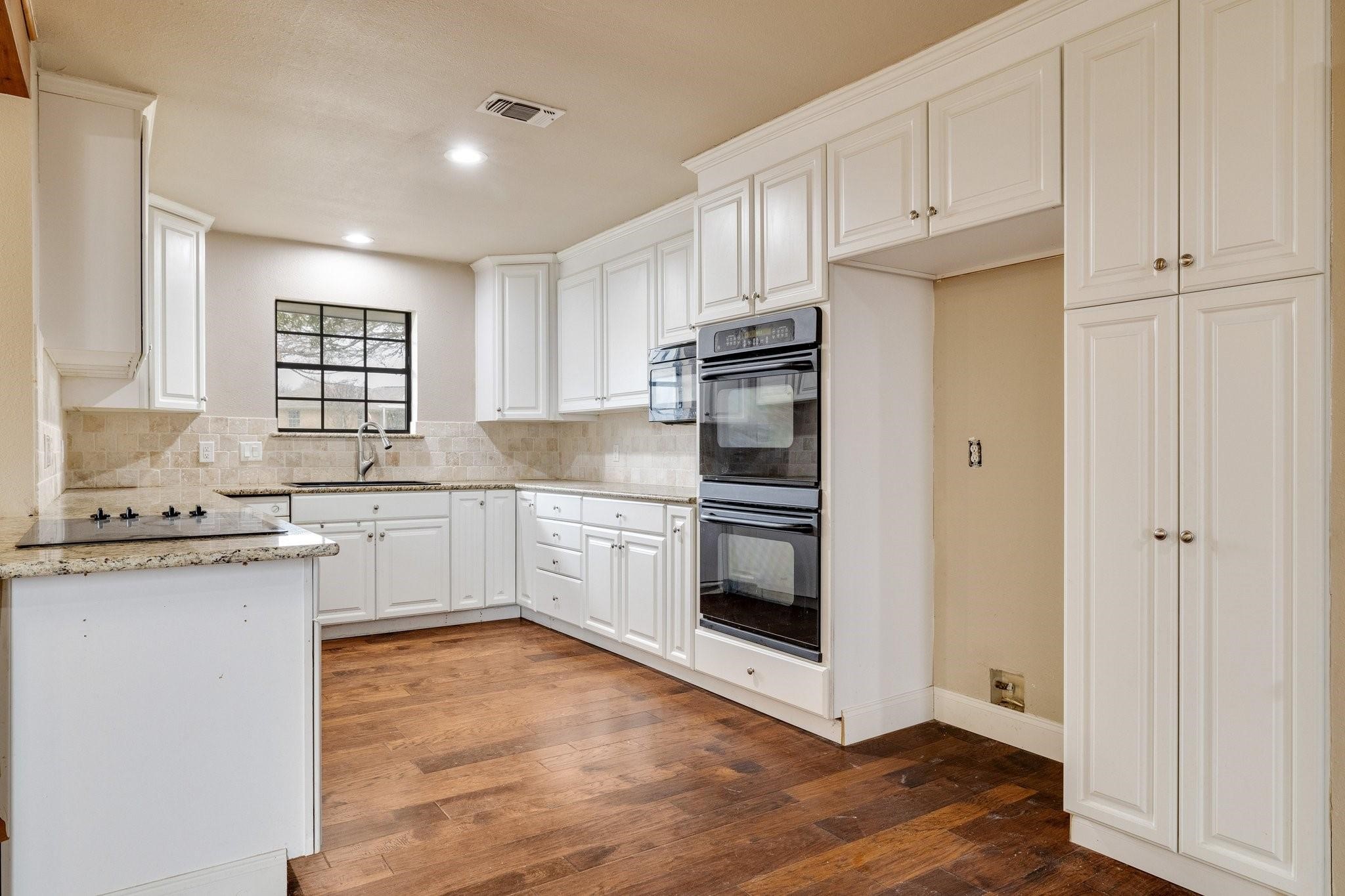 102 Bowie Cove