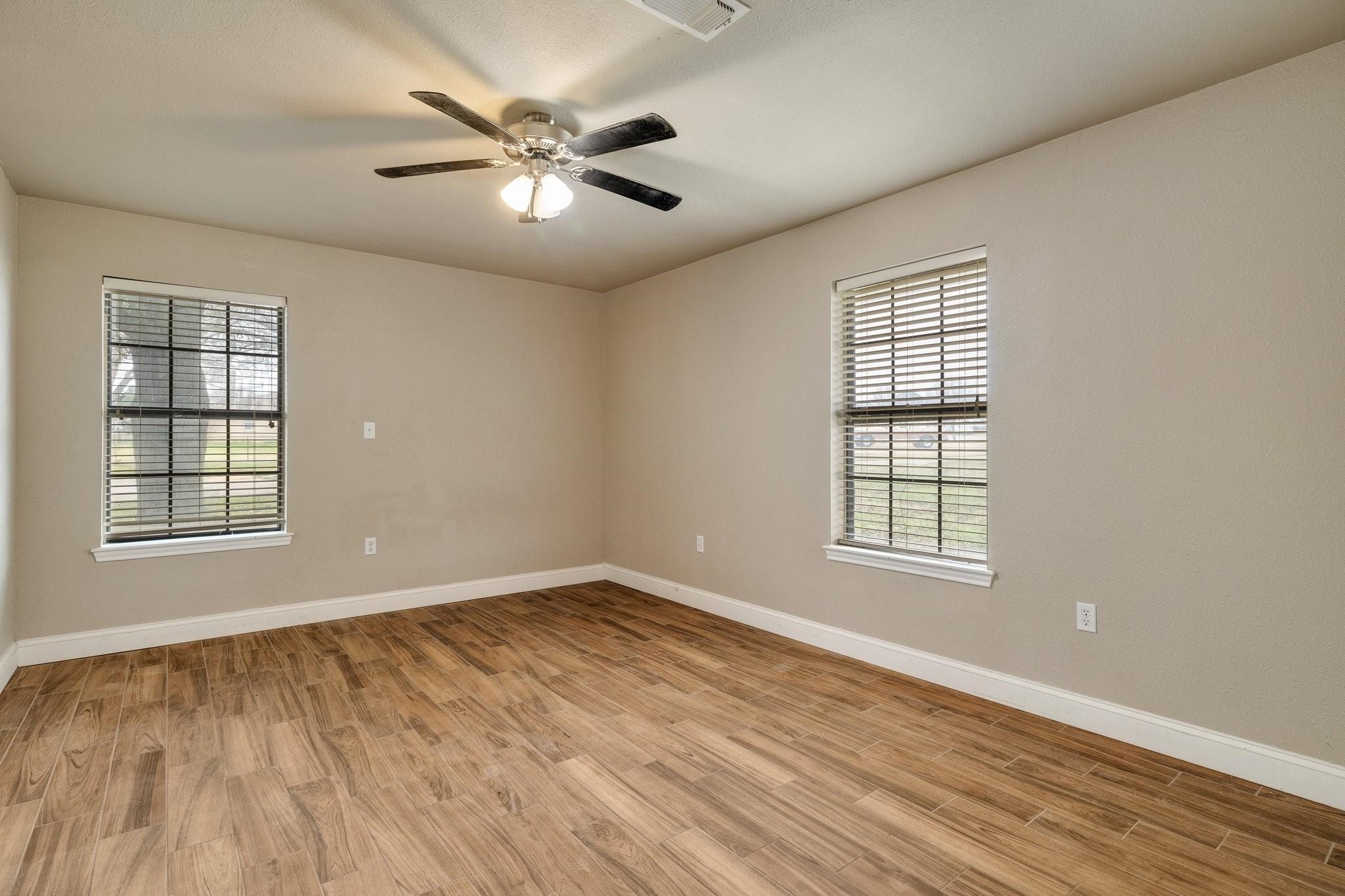 102 Bowie Cove