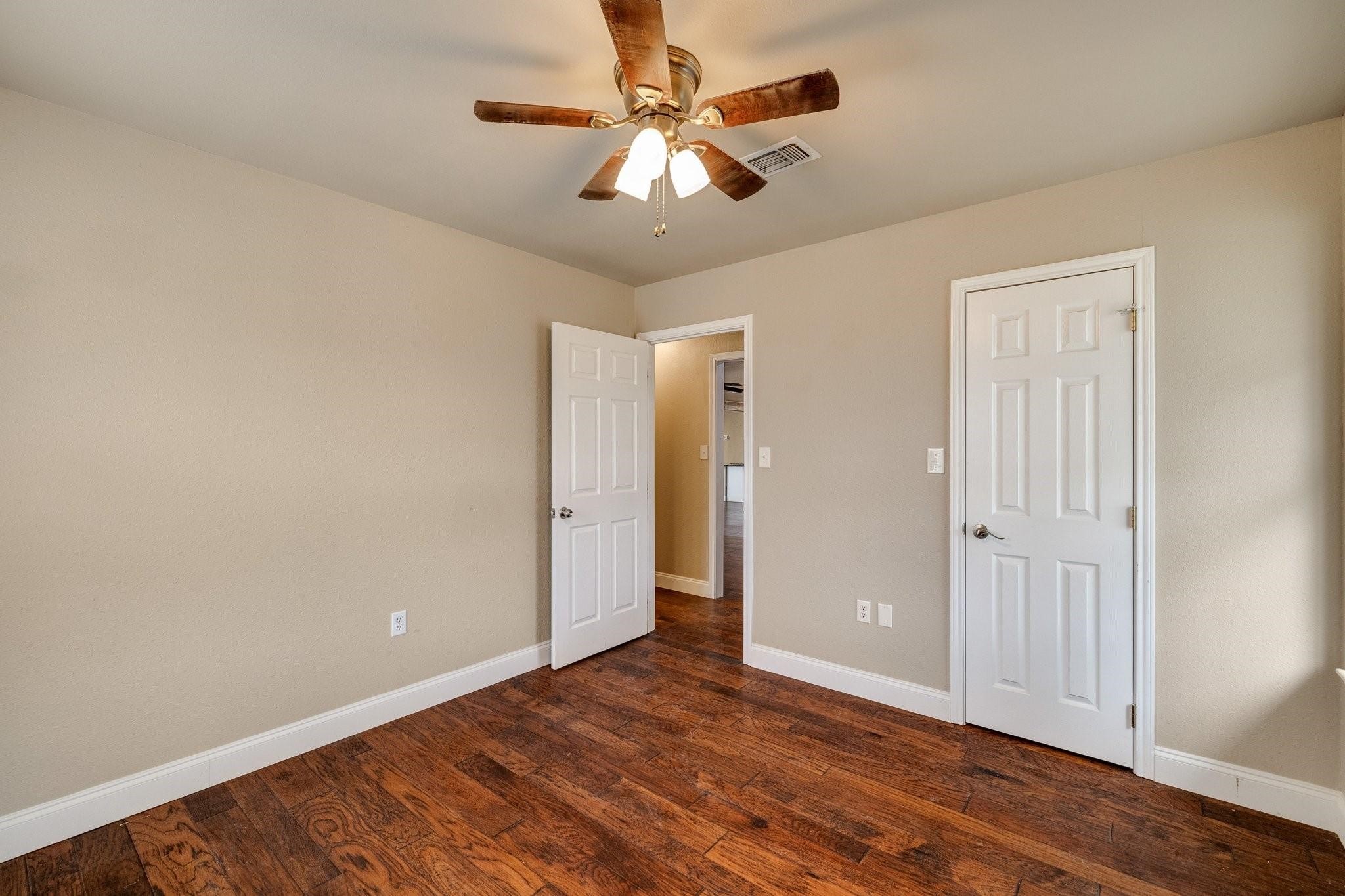 102 Bowie Cove