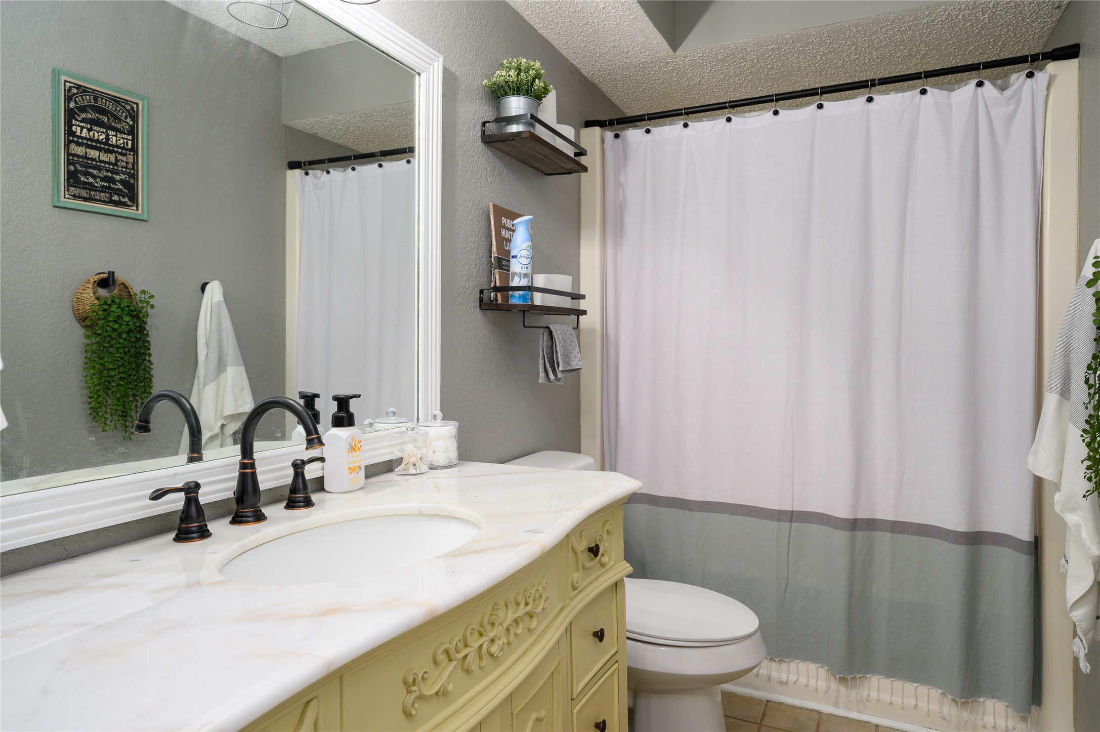 410 E Hazelwood Street