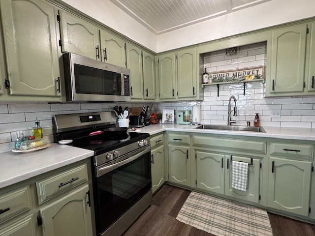 410 E Hazelwood Street