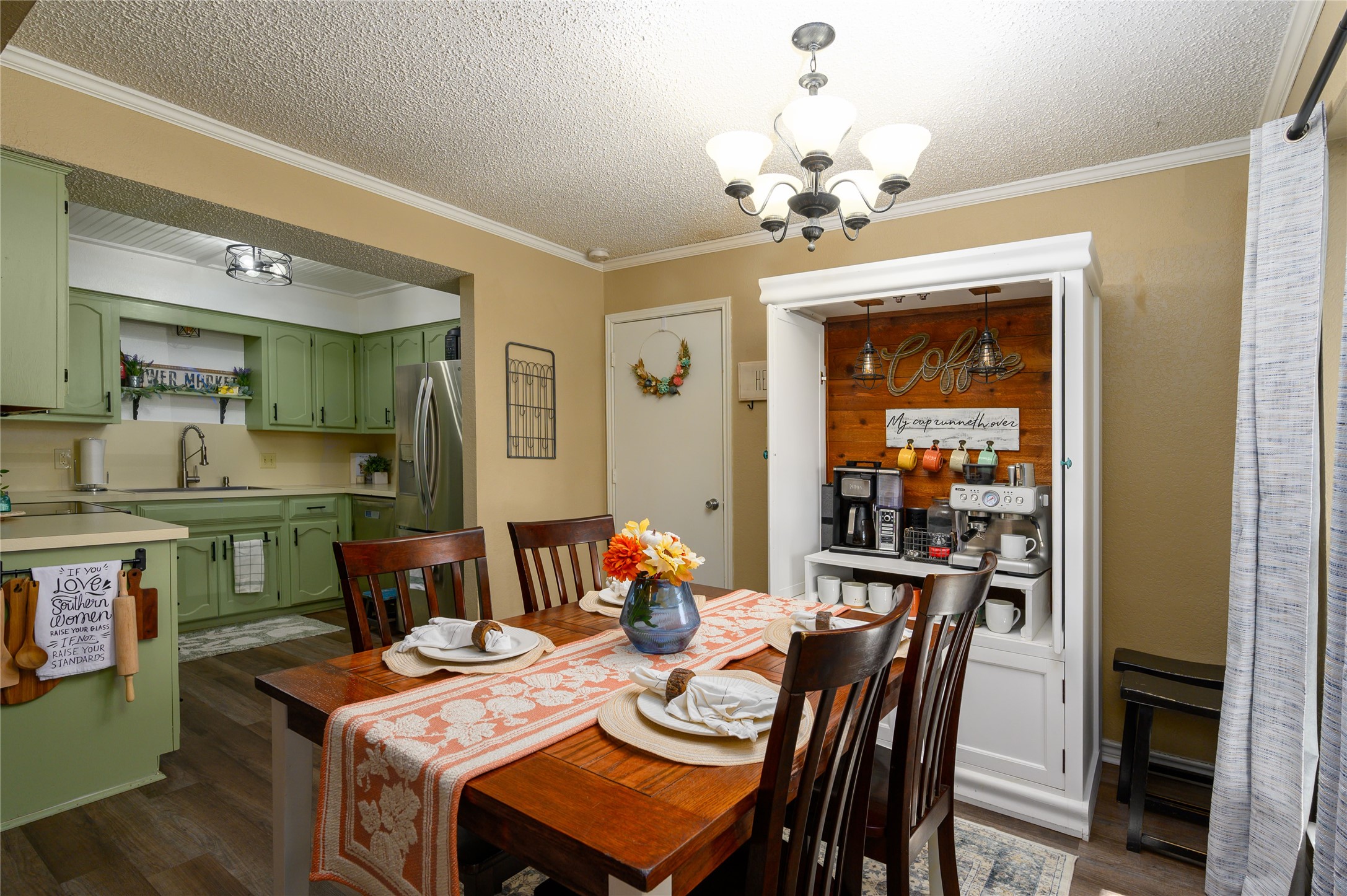 410 E Hazelwood Street