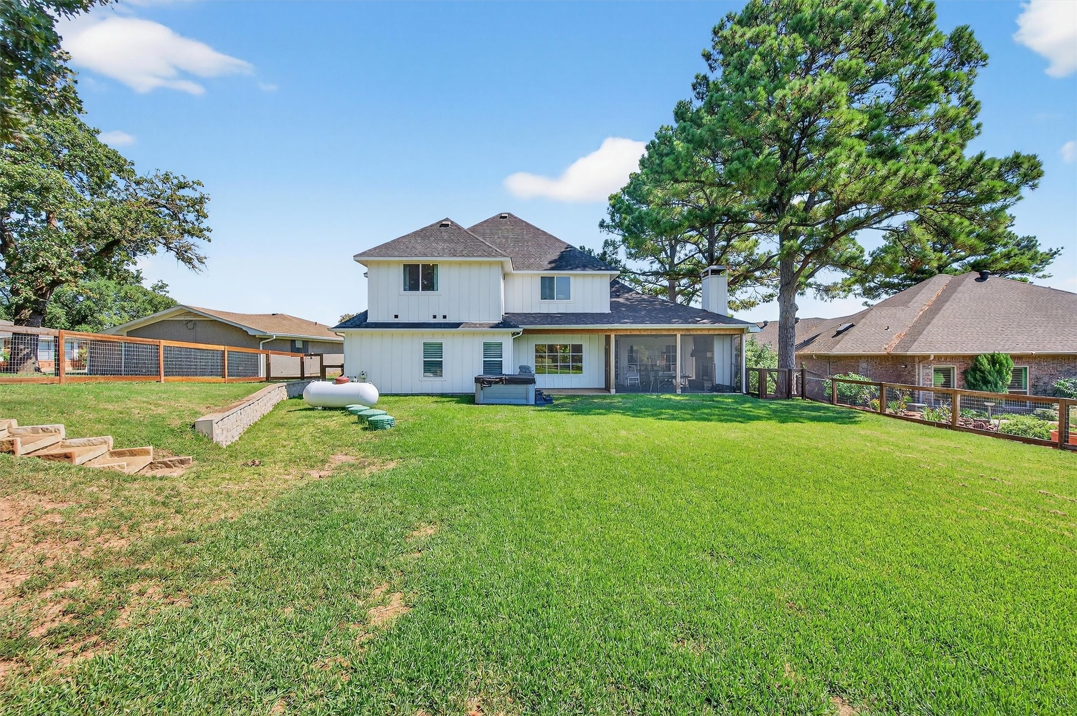 402 Kiowa Drive W