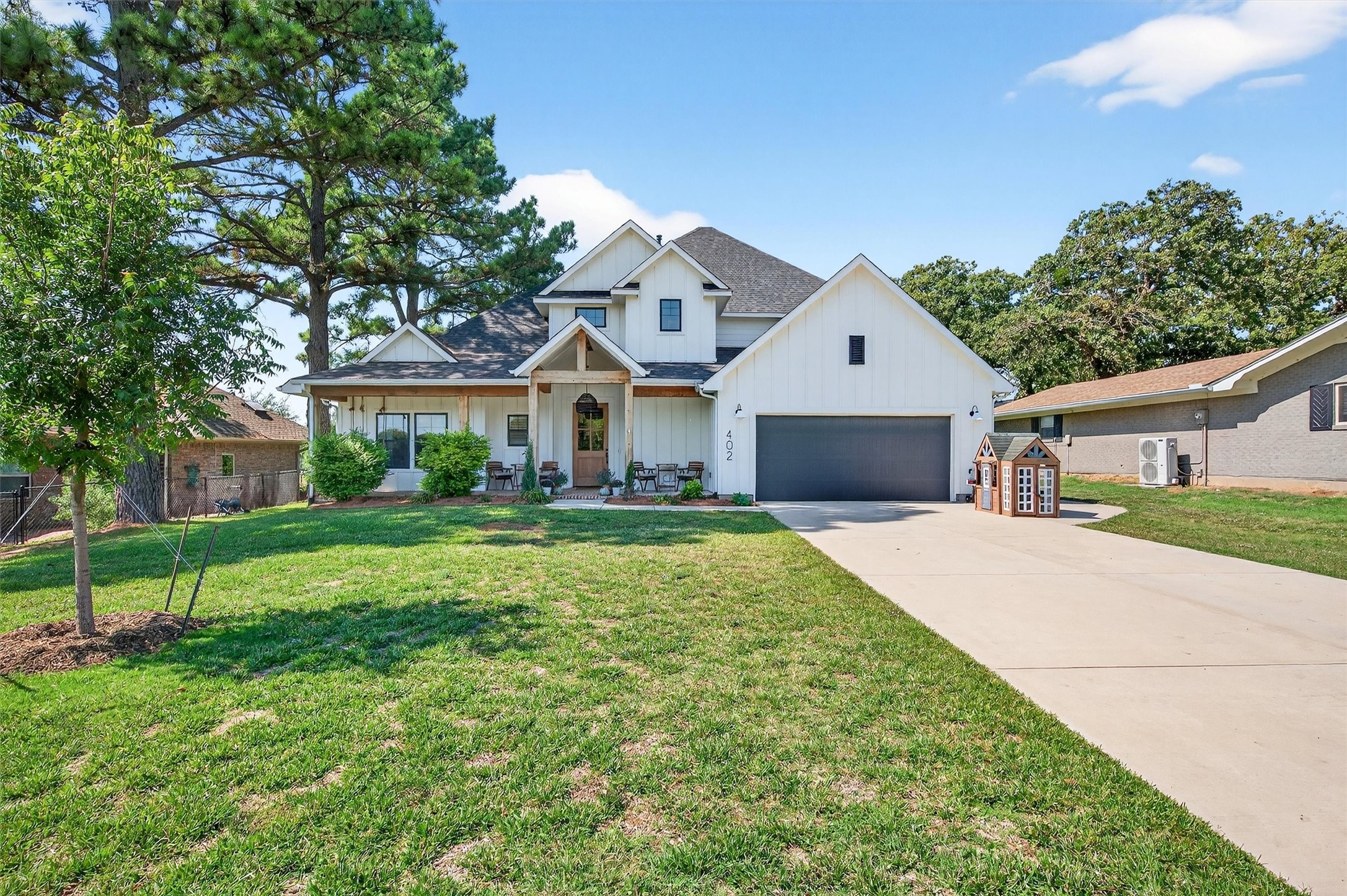 402 Kiowa Drive W