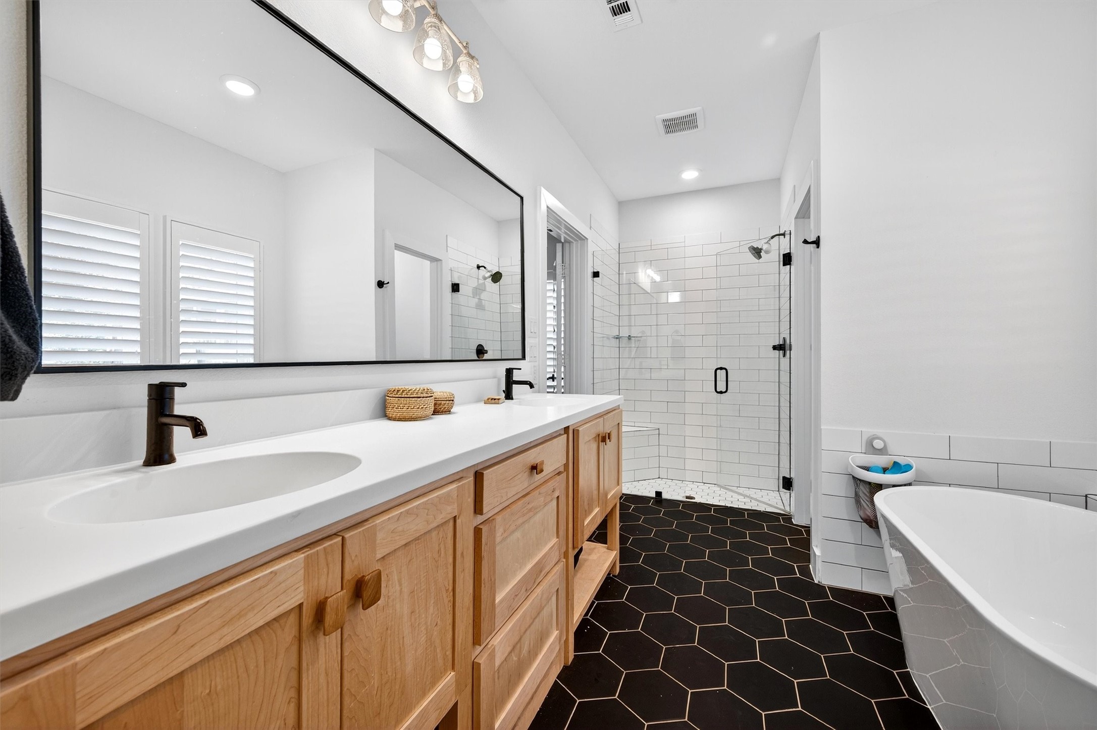 402 Kiowa Drive W