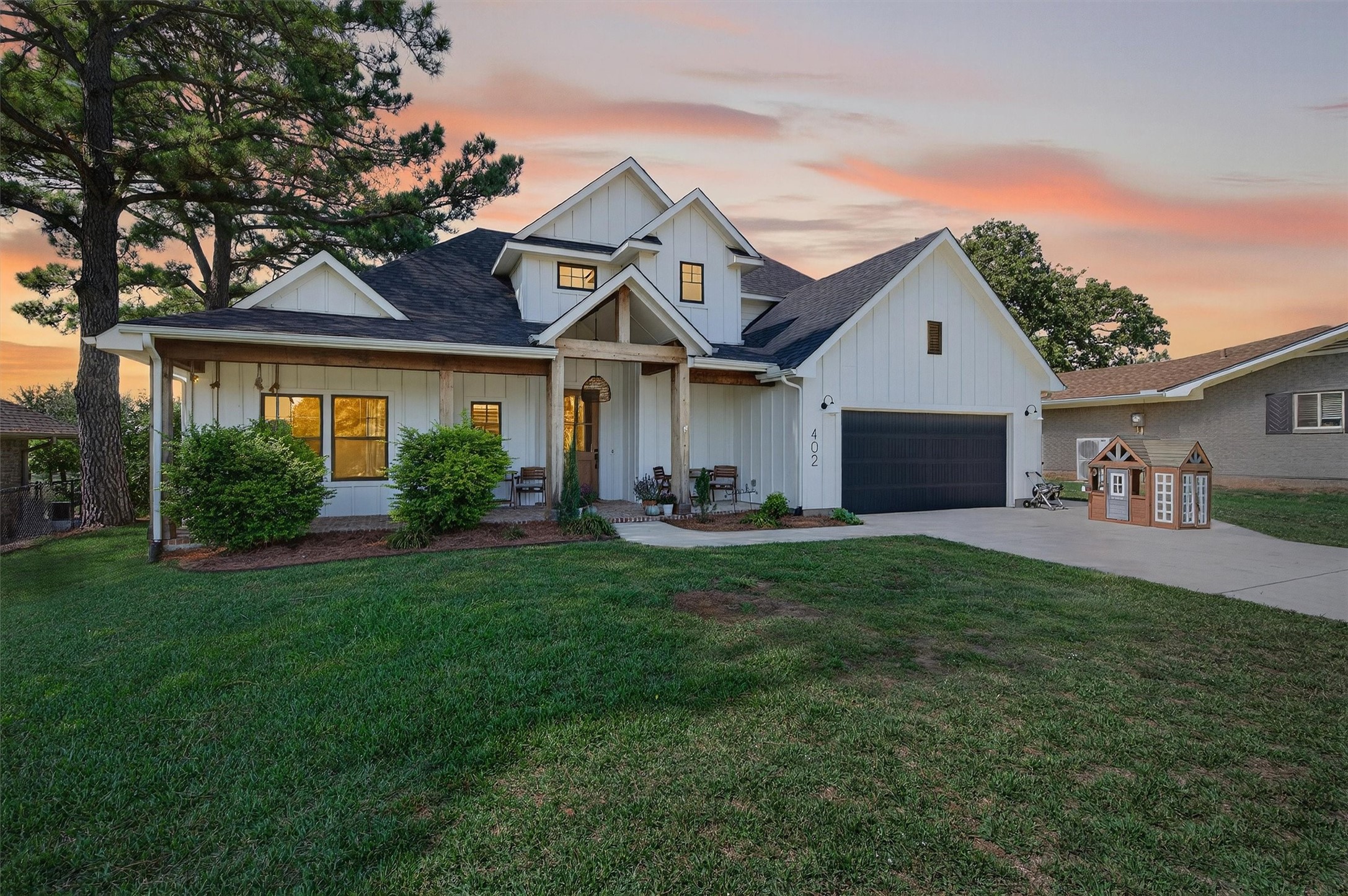 402 Kiowa Drive W