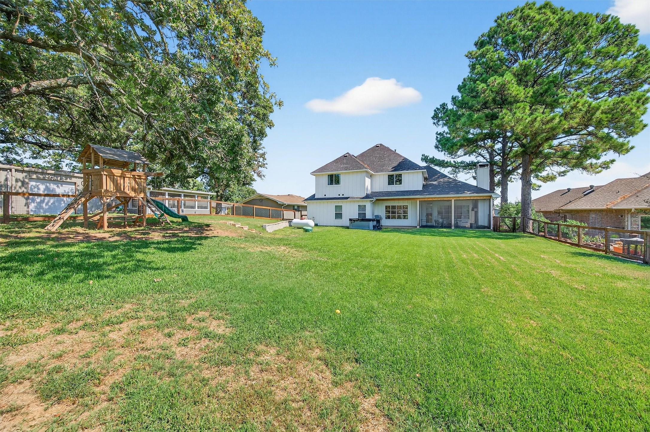 402 Kiowa Drive W