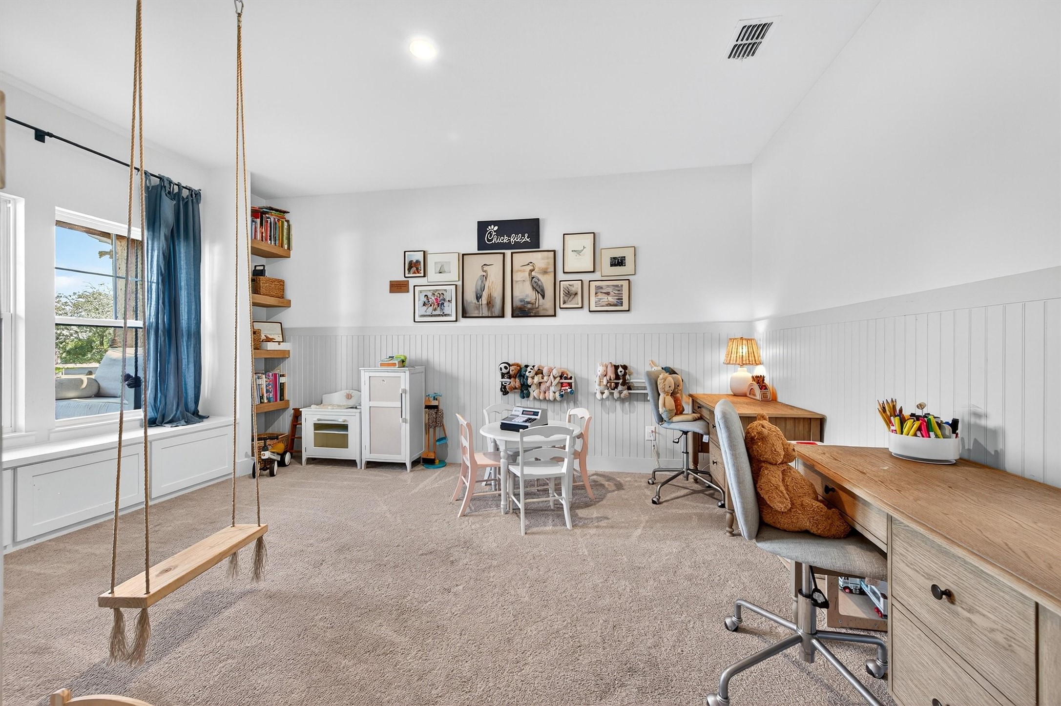 402 Kiowa Drive W