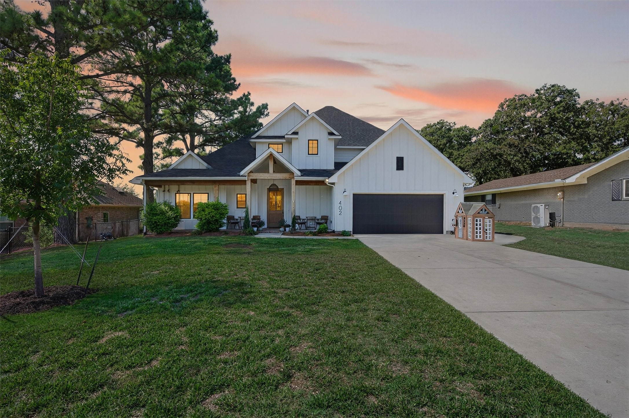 402 Kiowa Drive W