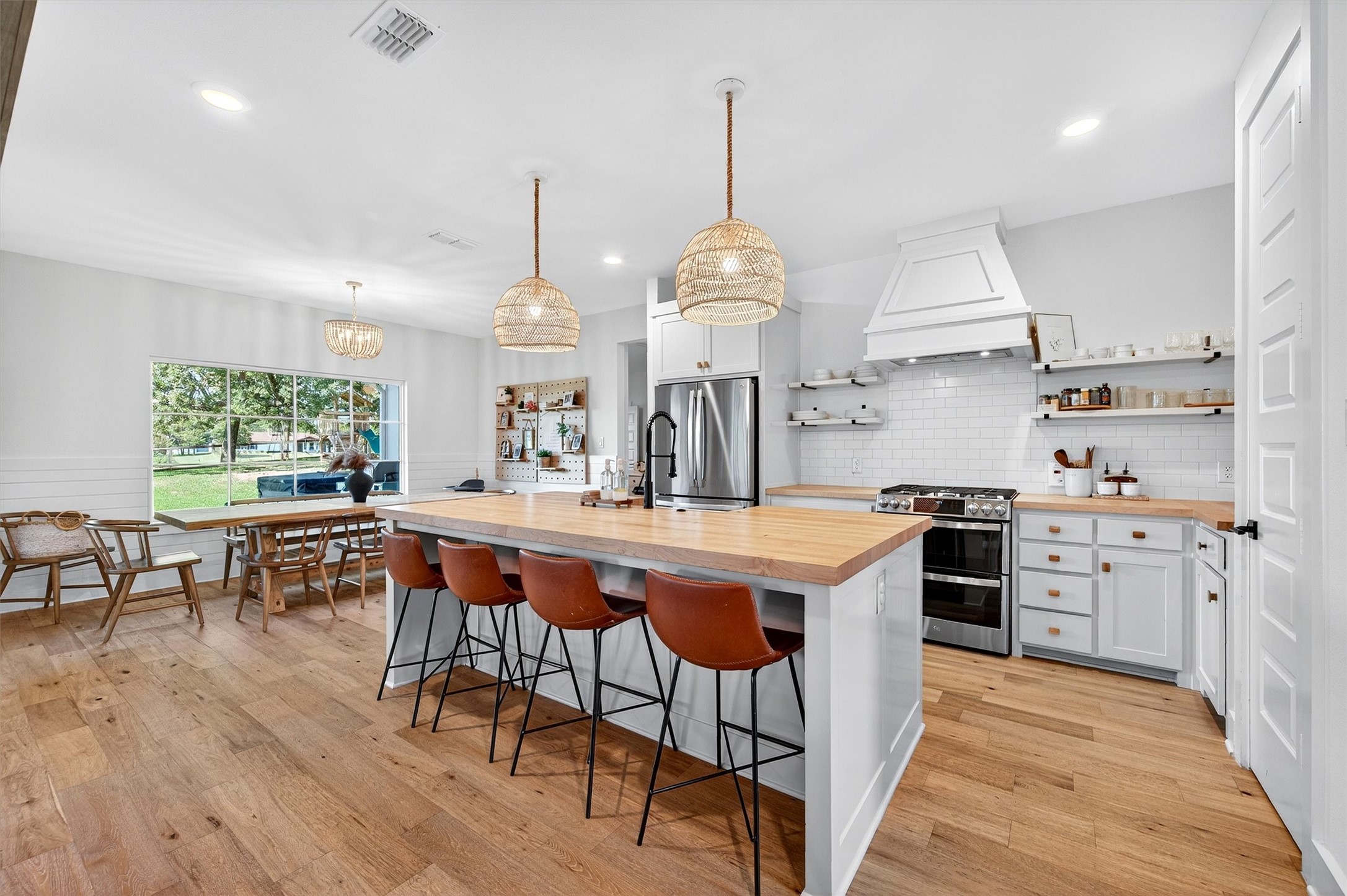 402 Kiowa Drive W