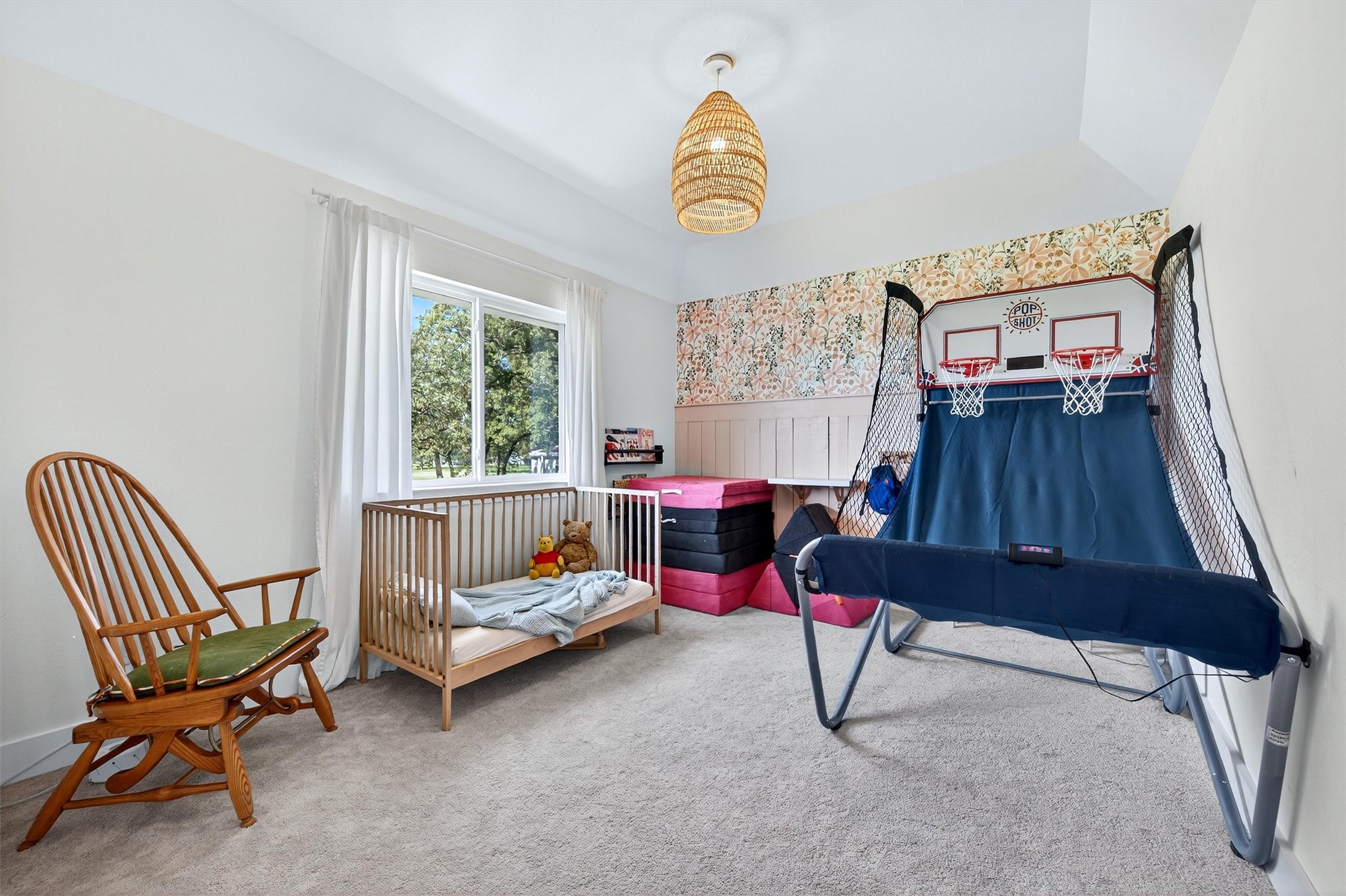 402 Kiowa Drive W