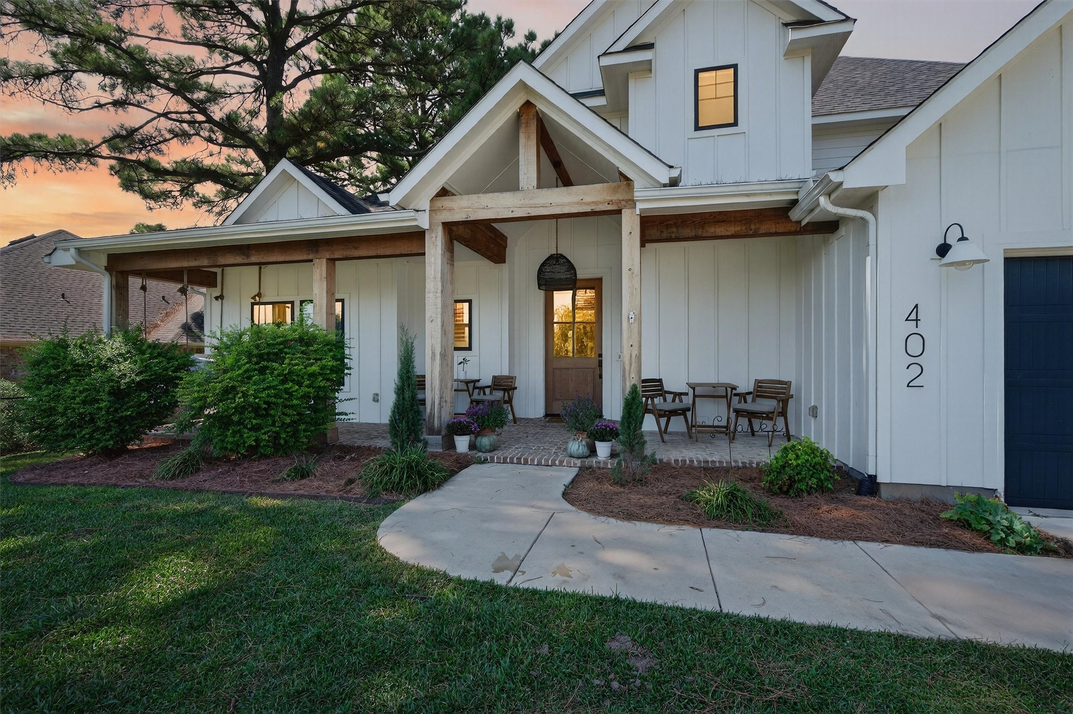 402 Kiowa Drive W